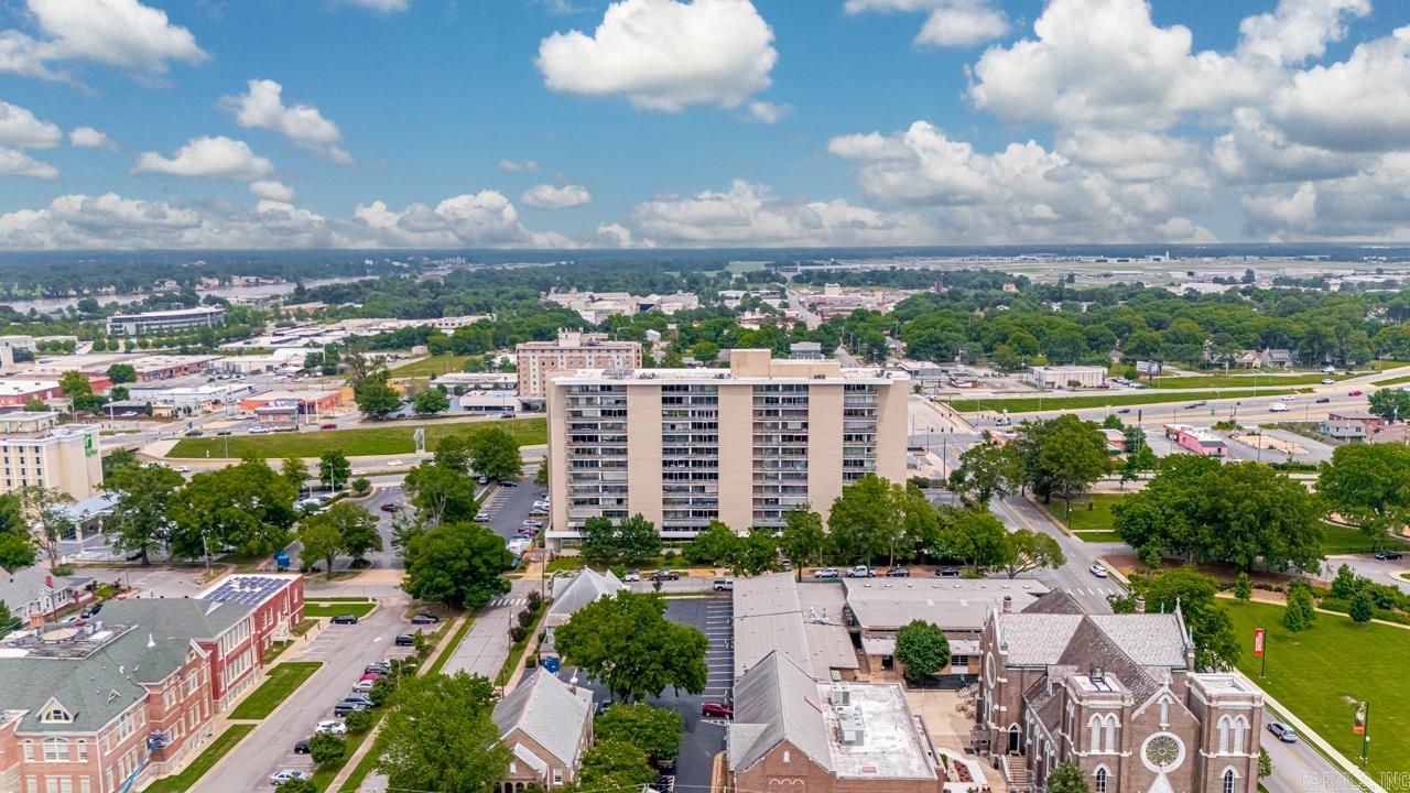 700 E 9th Apt 12J  Little Rock, AR
