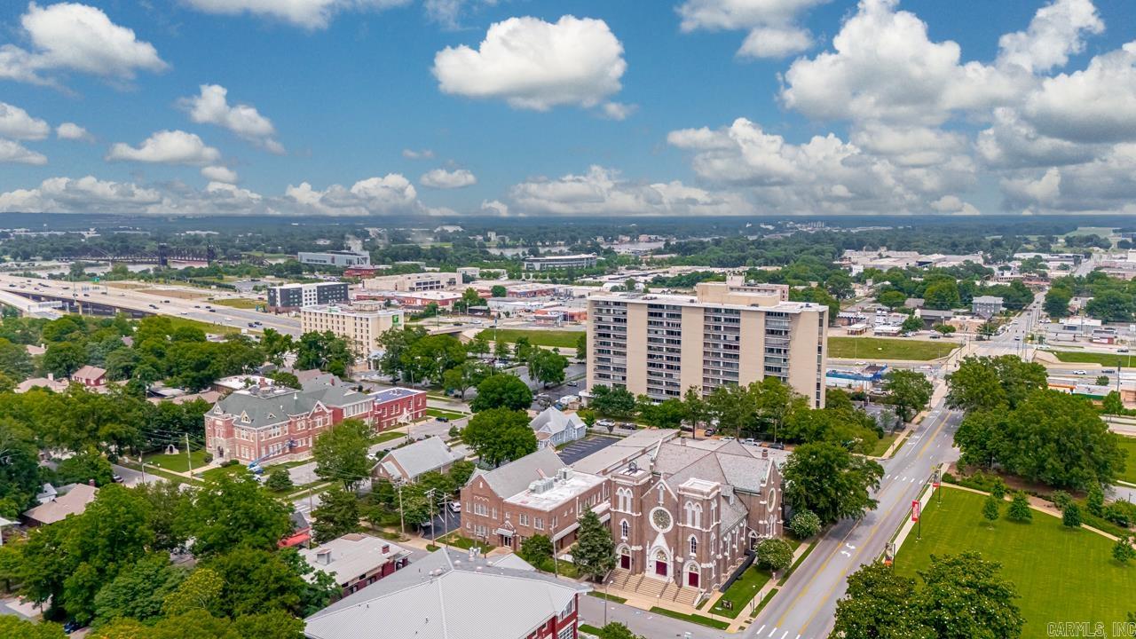 700 E 9th Apt 12J  Little Rock, AR