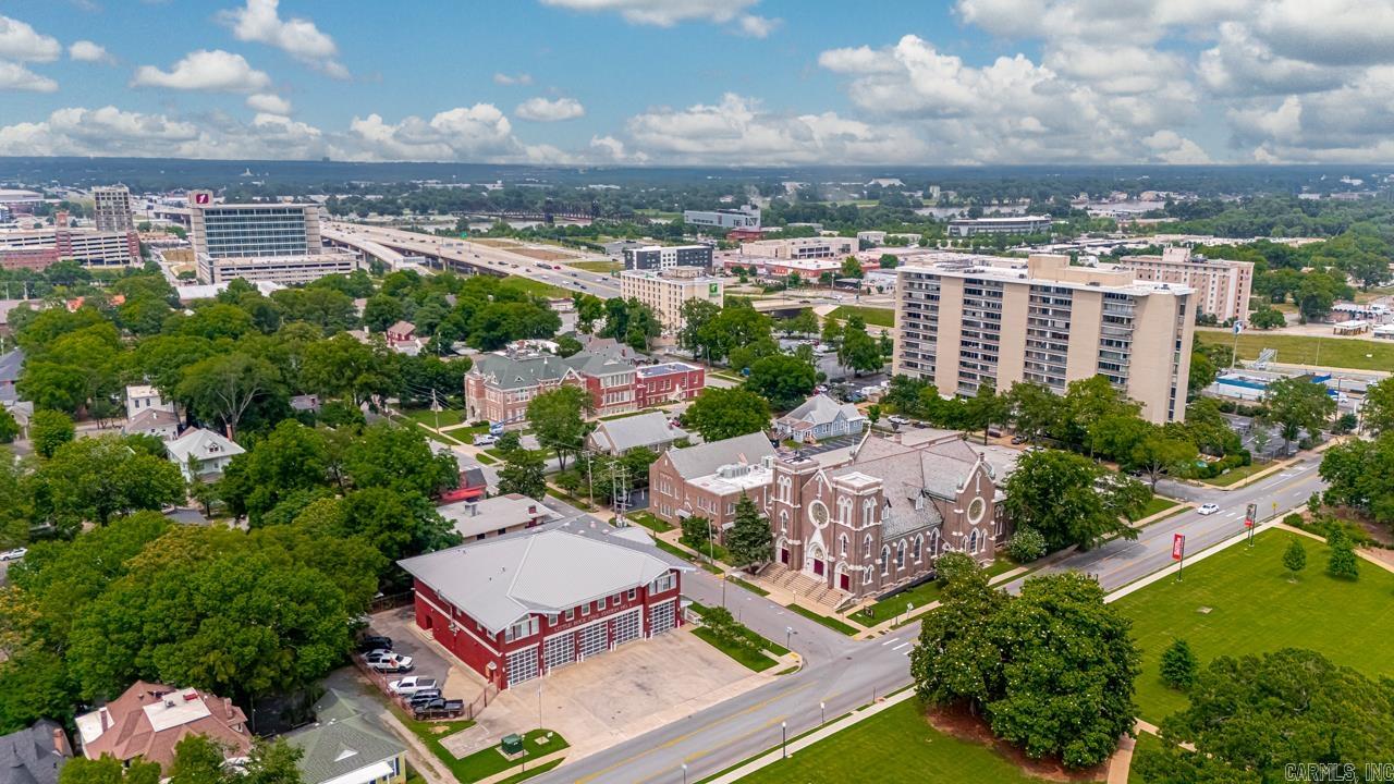 700 E 9th Apt 12J  Little Rock, AR