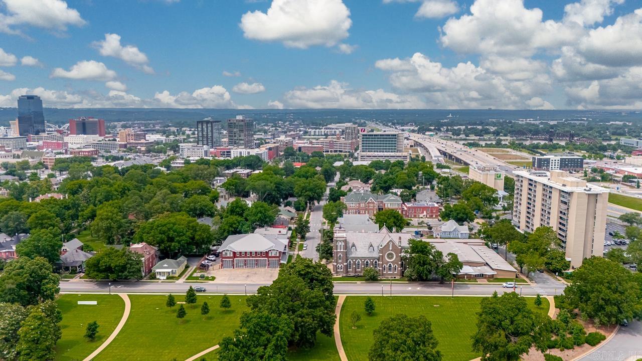 700 E 9th Apt 12J  Little Rock, AR