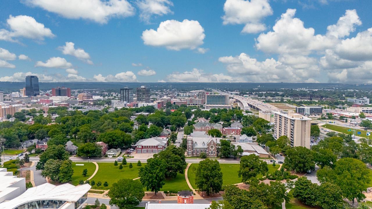 700 E 9th Apt 12J  Little Rock, AR