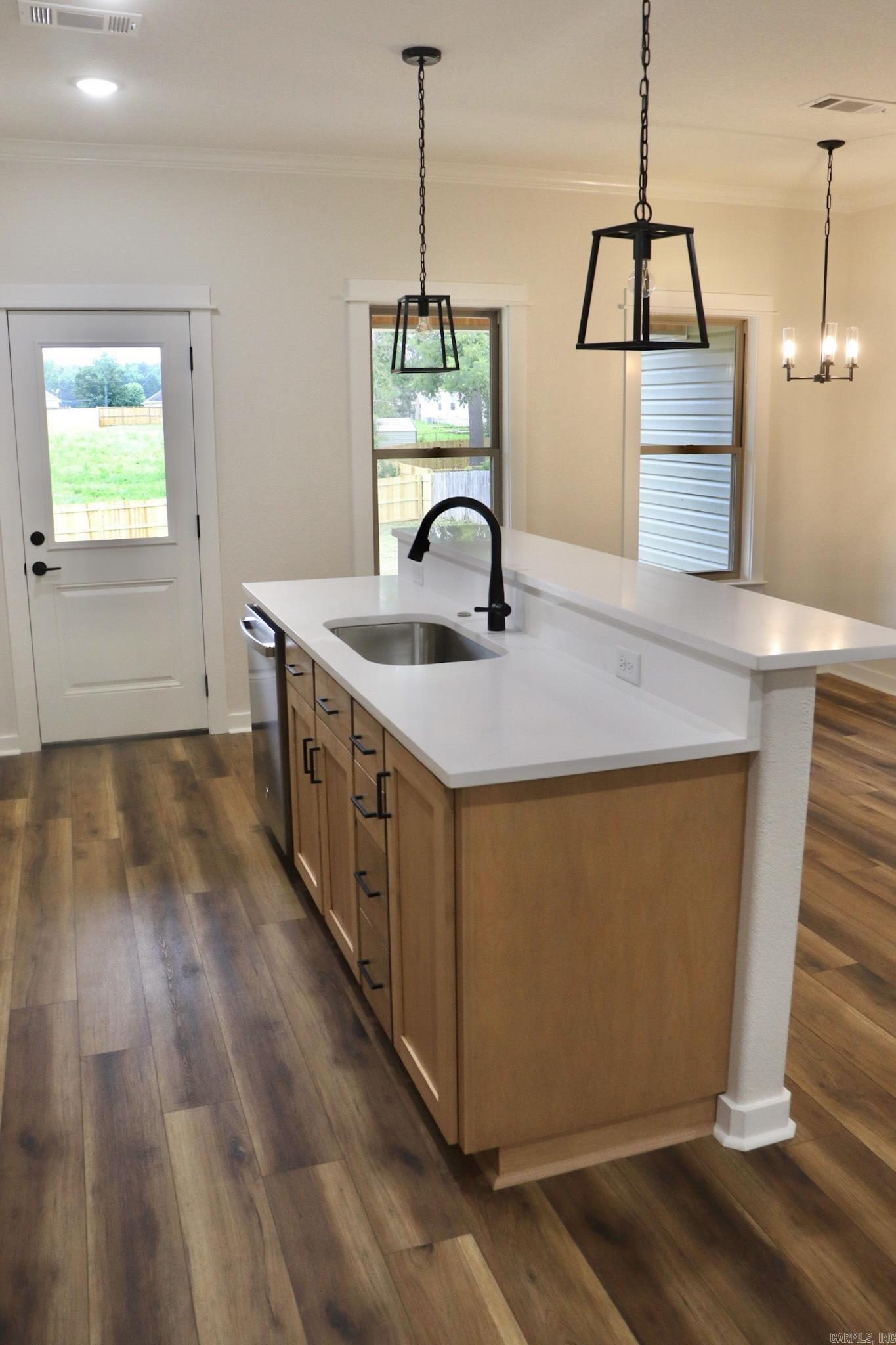 1005 N Red  Sheridan, AR