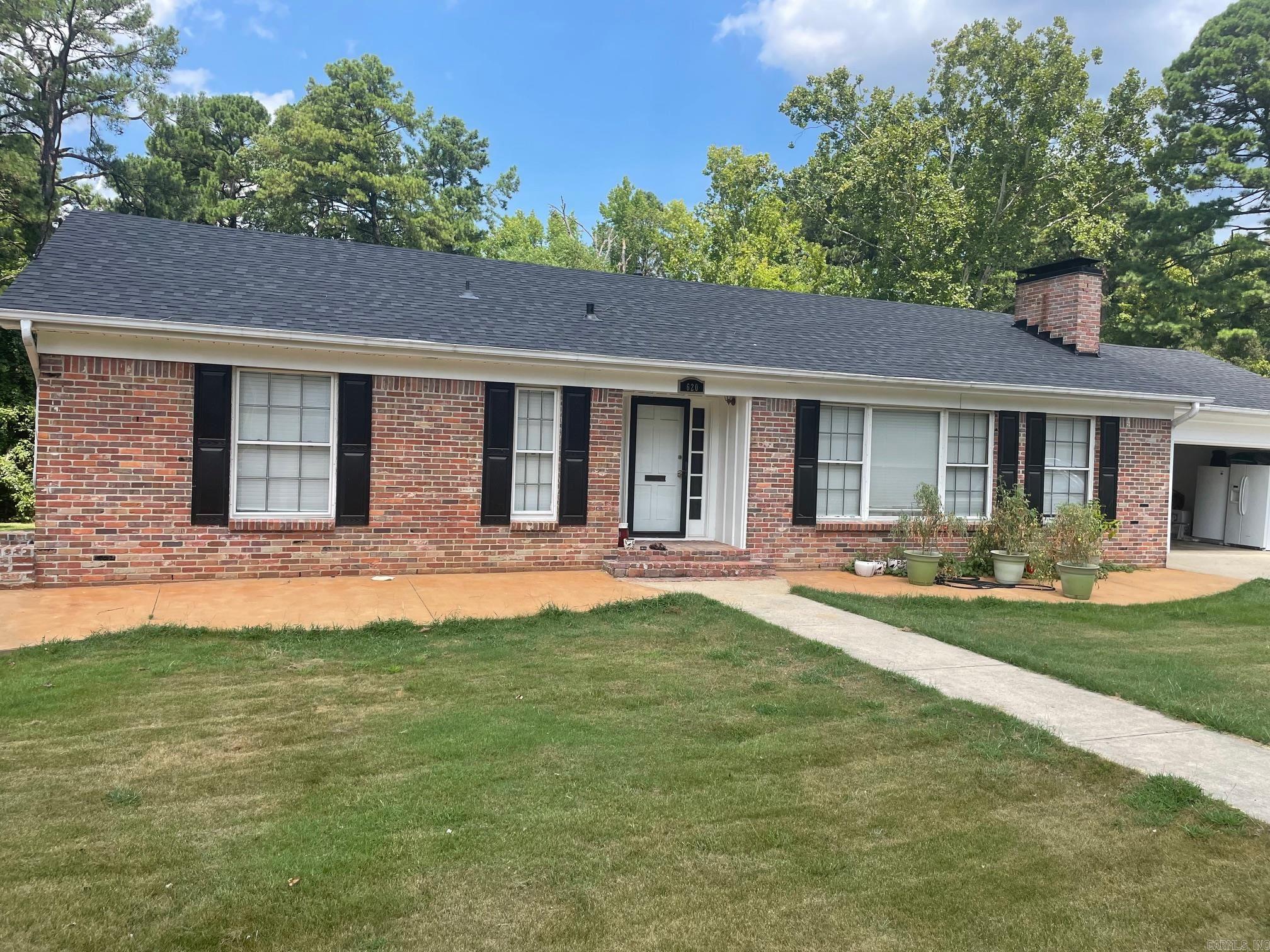 620 Dyer Circle