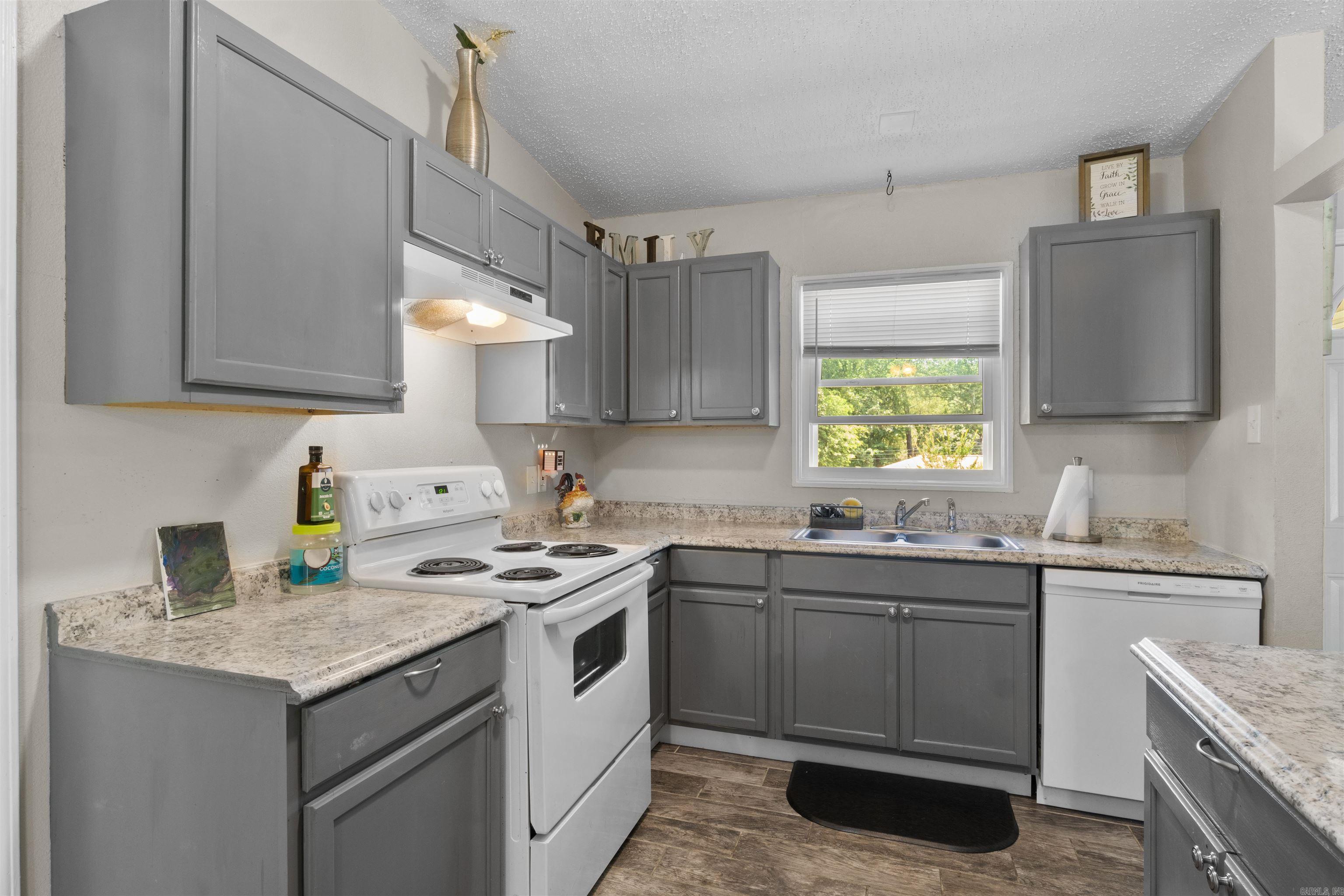 15 Westmont  Little Rock, AR