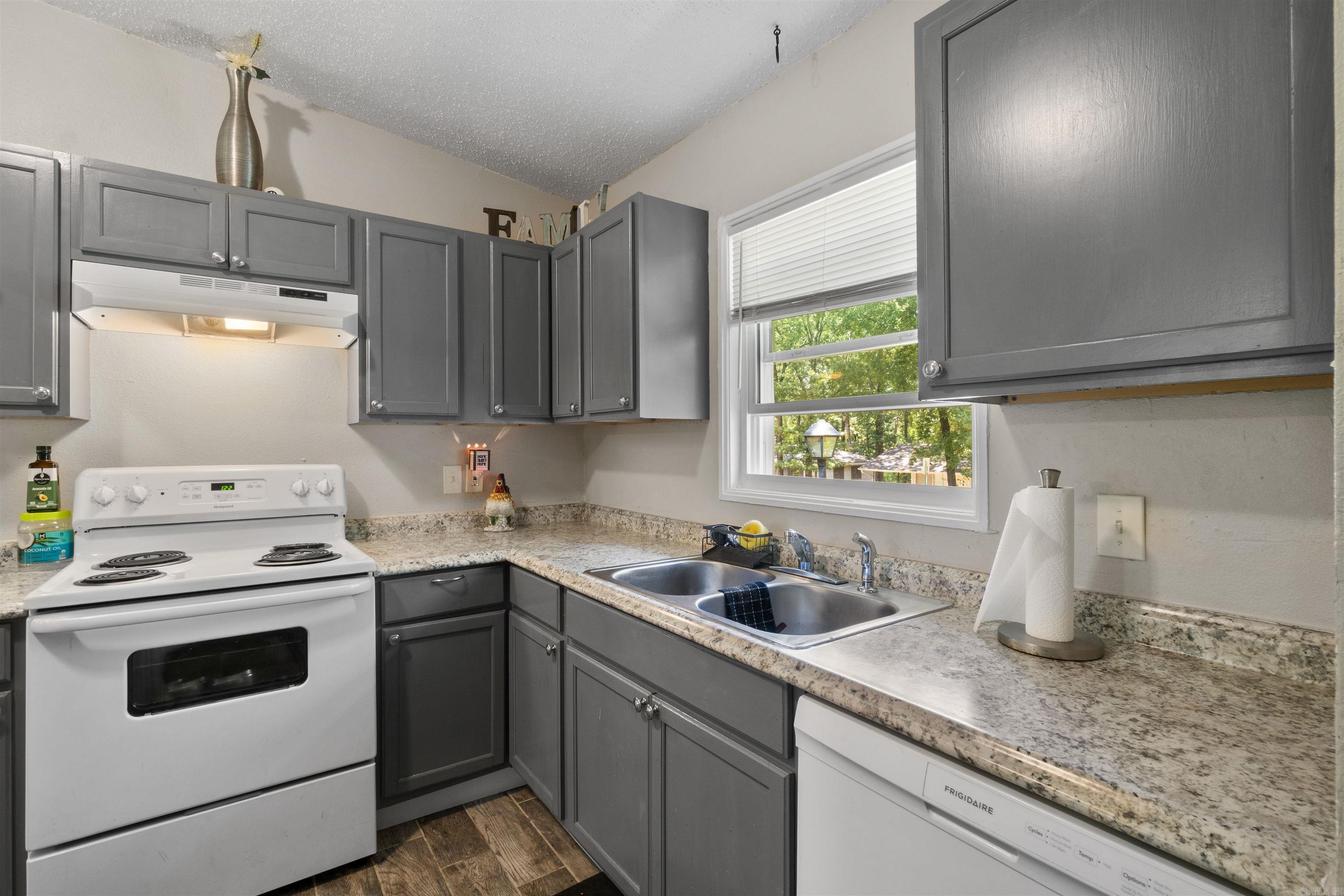 15 Westmont  Little Rock, AR