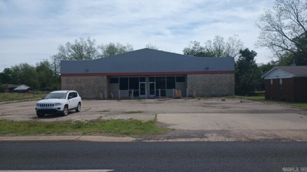 820 N Main St  Brinkley, AR