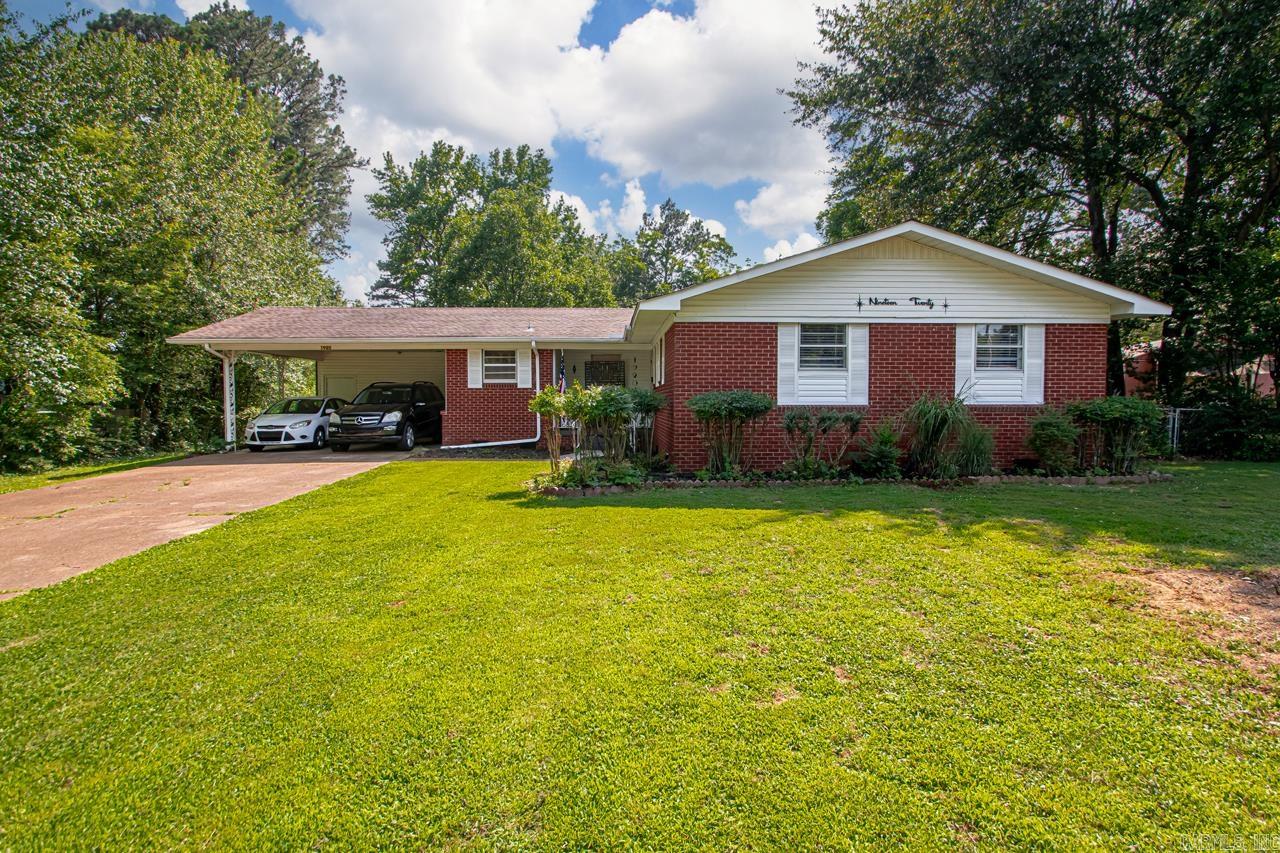 1920 W Arch  Searcy, AR