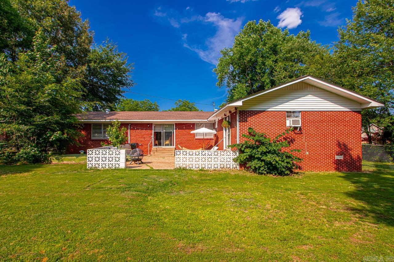 1920 W Arch  Searcy, AR