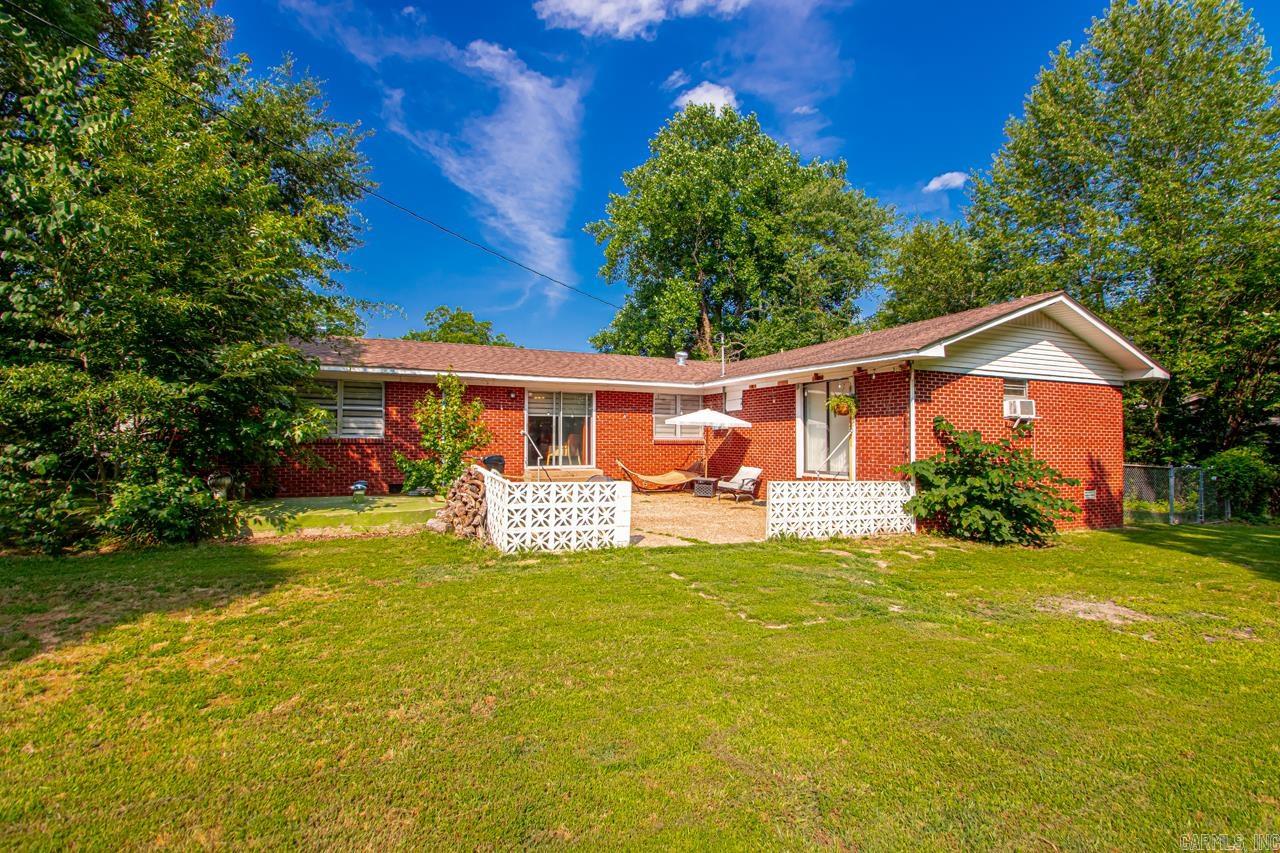 1920 W Arch  Searcy, AR