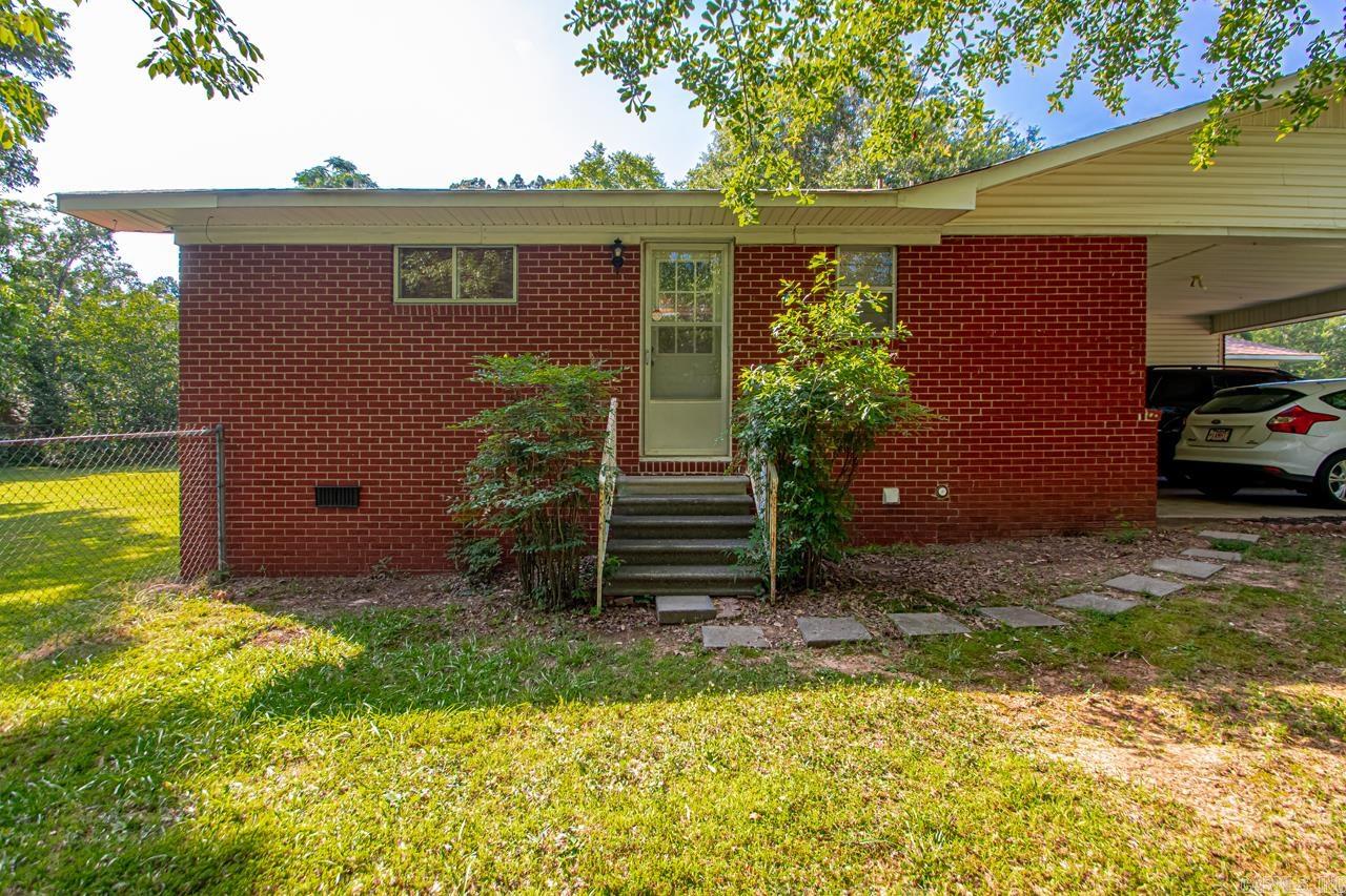 1920 W Arch  Searcy, AR