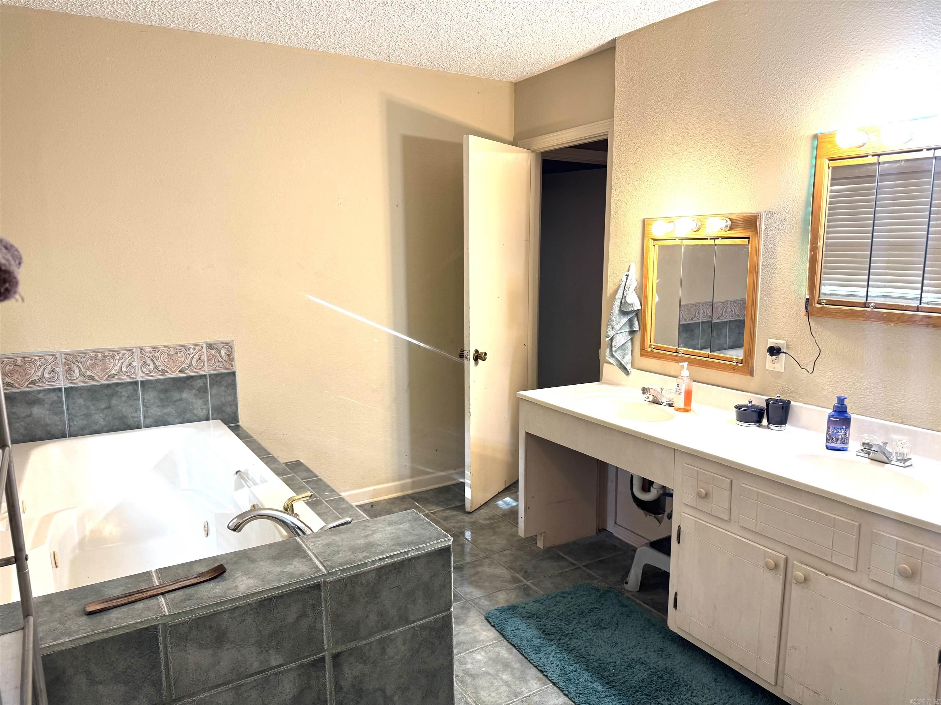 122 Mesa  Hot Springs National Park, AR