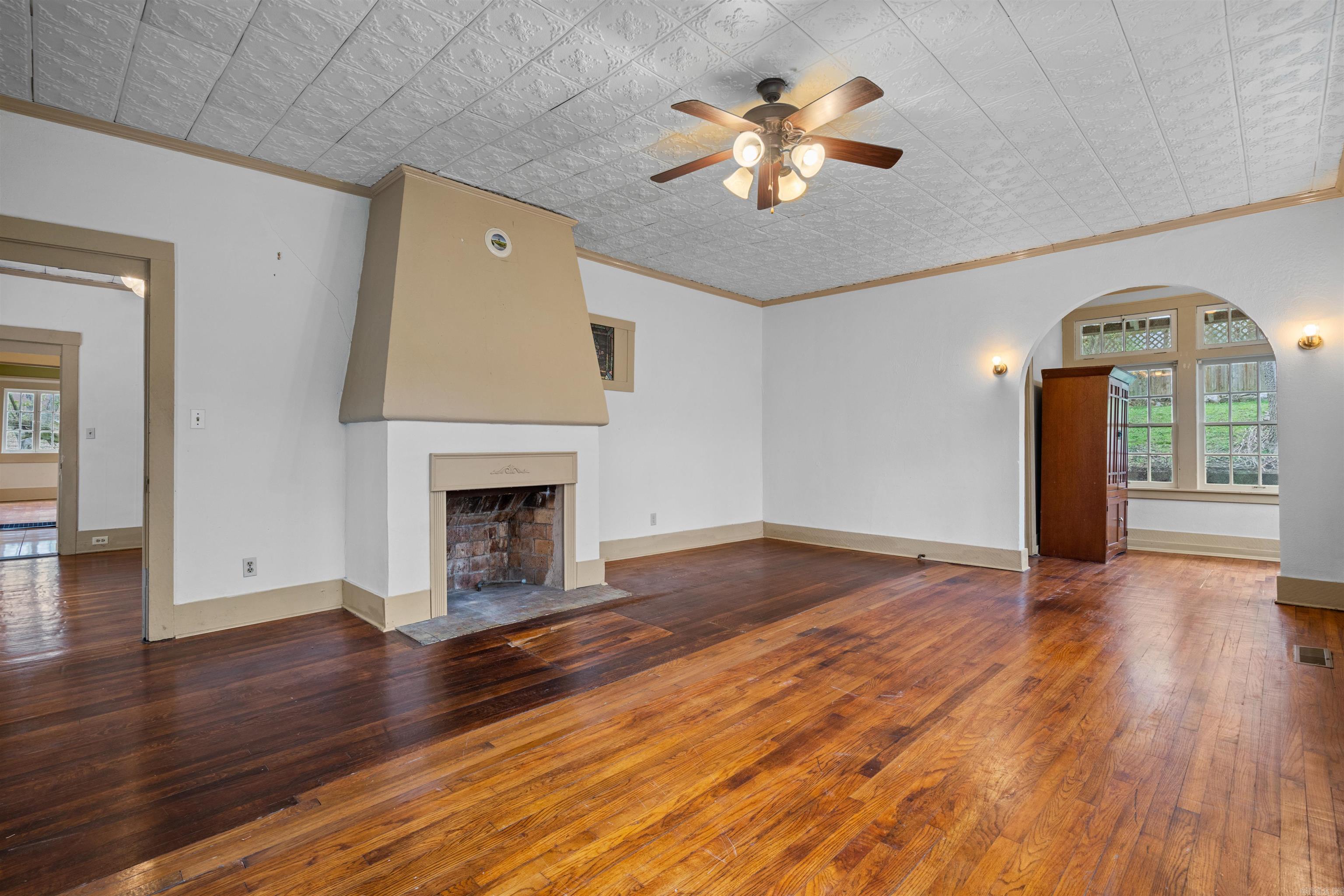 111-113 Dell  Hot Springs, AR