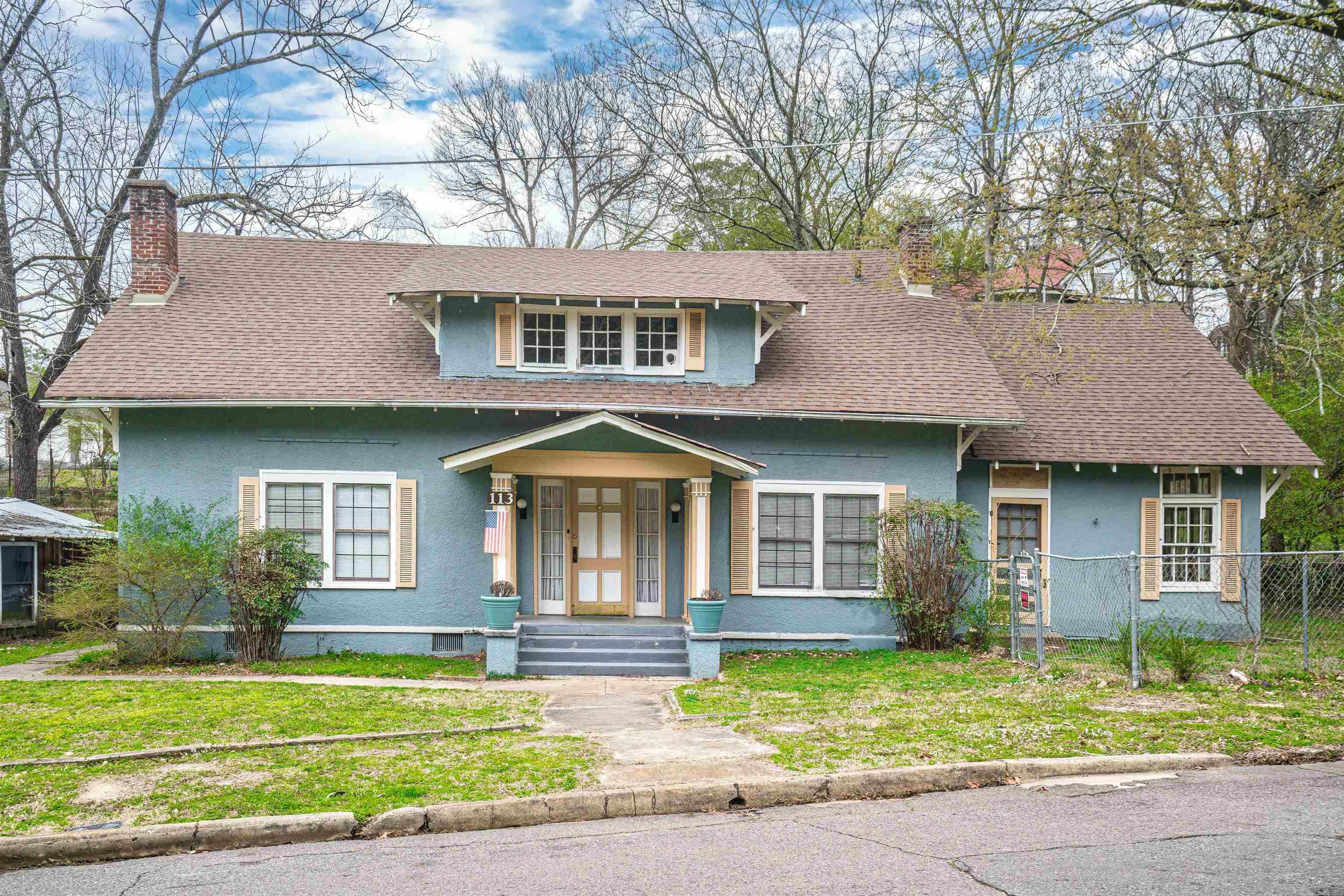 111-113 Dell  Hot Springs, AR