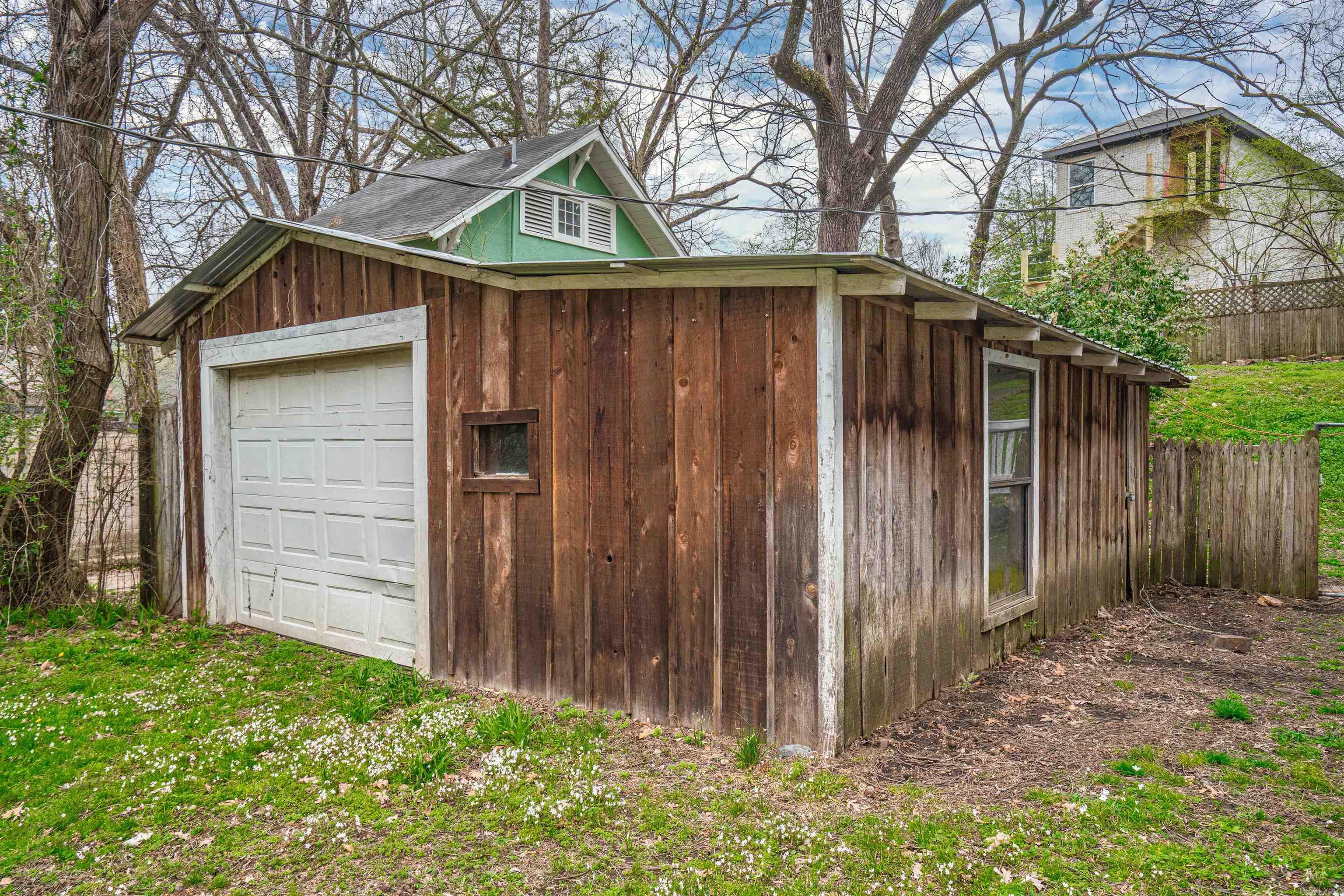 111-113 Dell  Hot Springs, AR