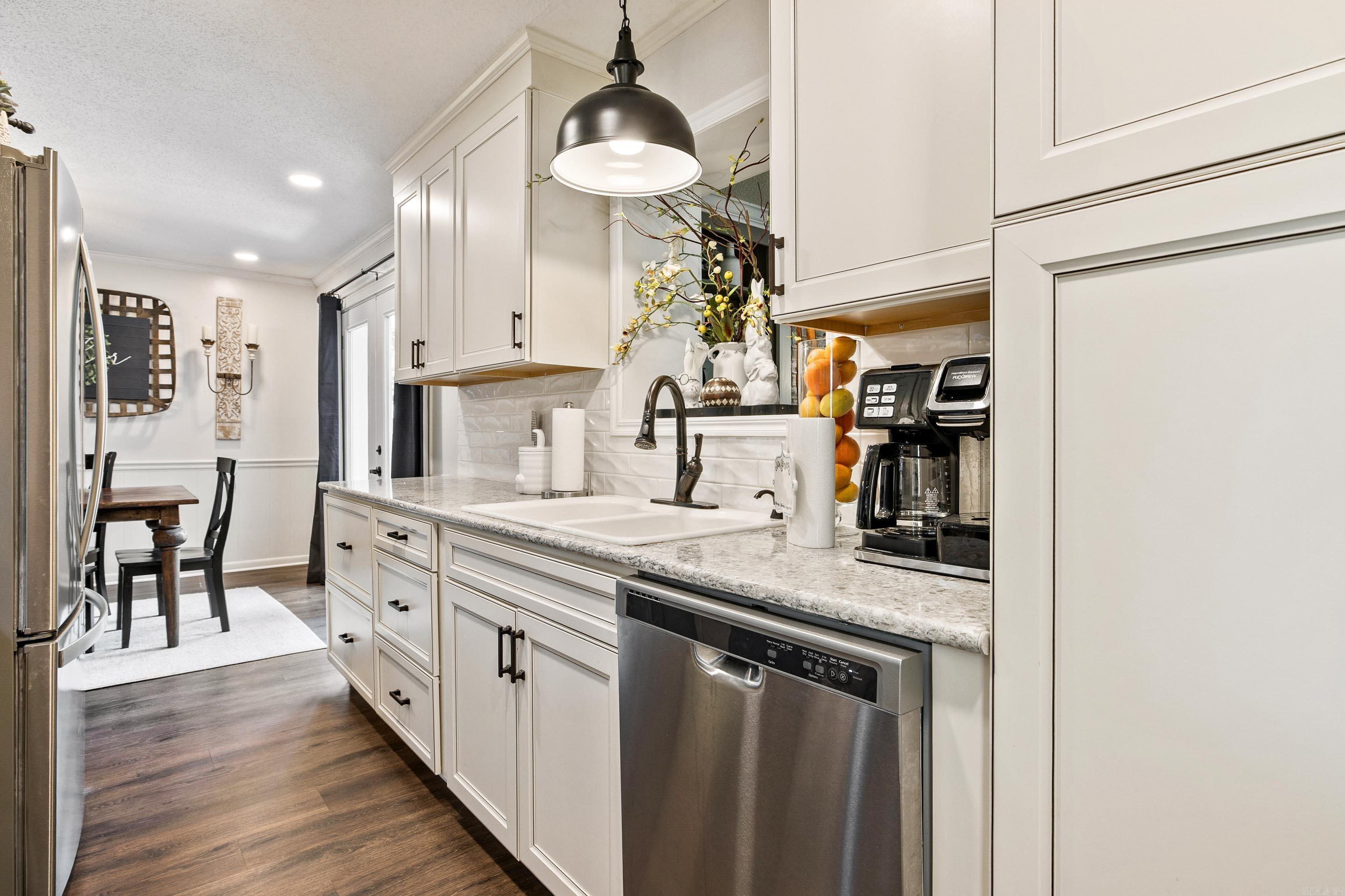 520 E 8  Lonoke, AR