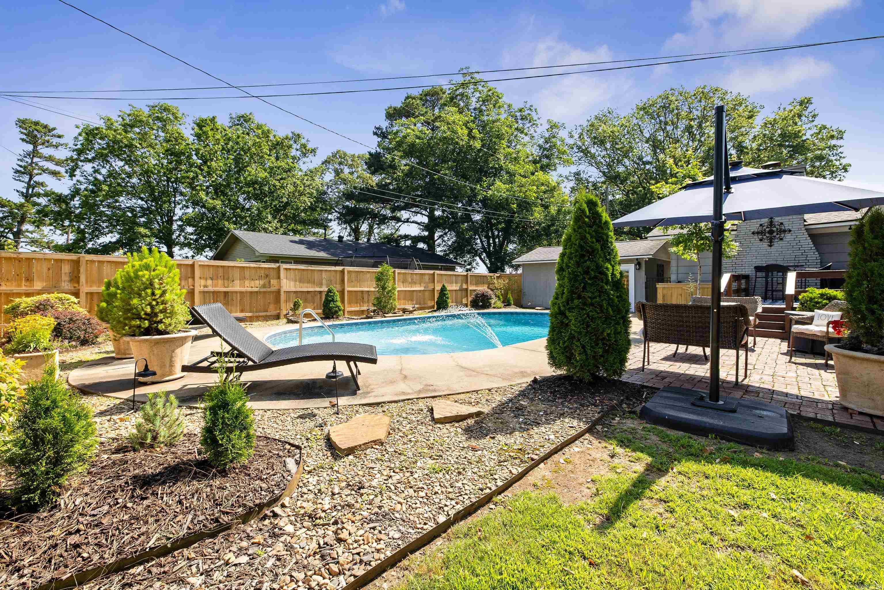 520 E 8  Lonoke, AR