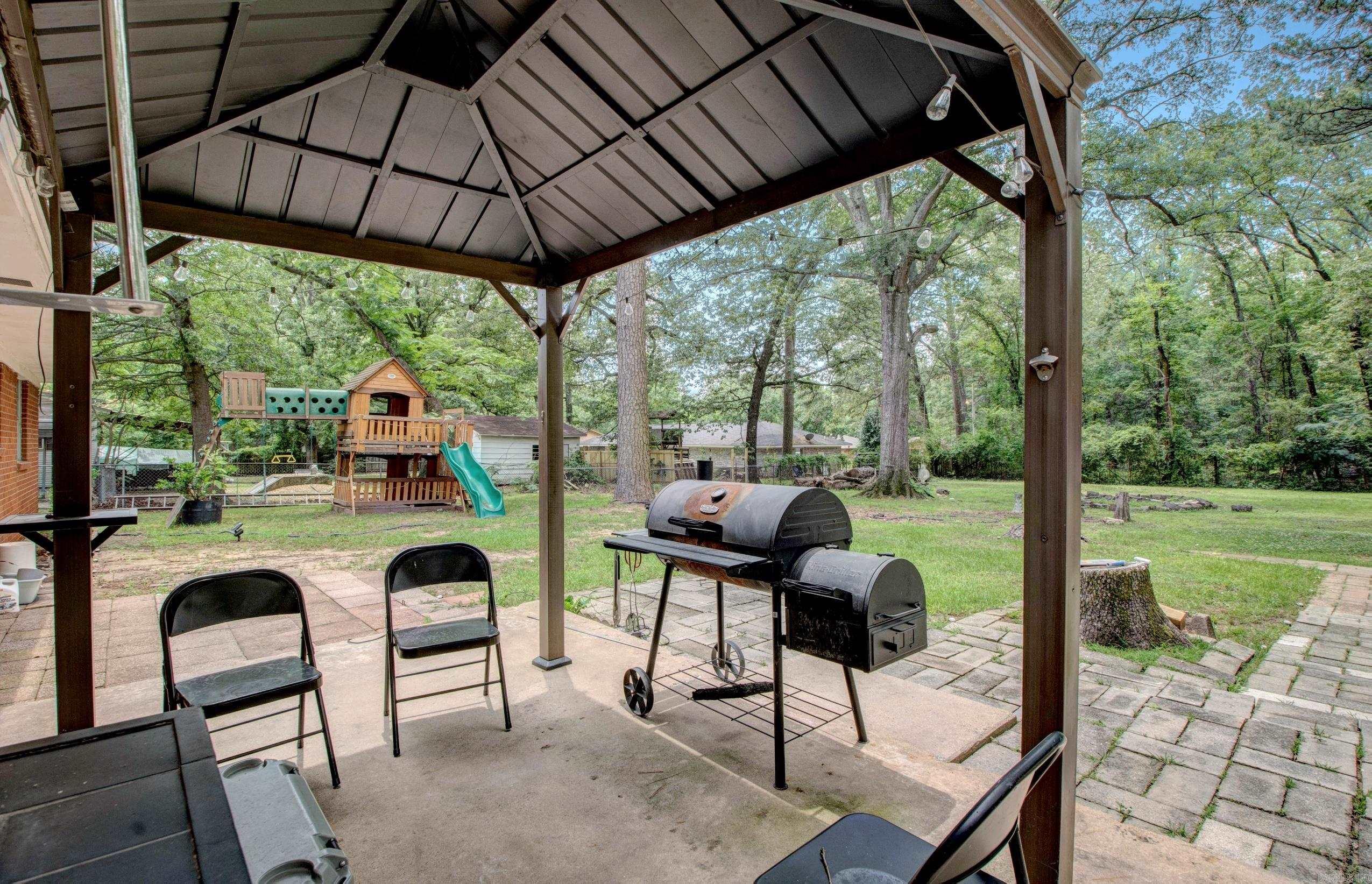 912 West  White Hall, AR