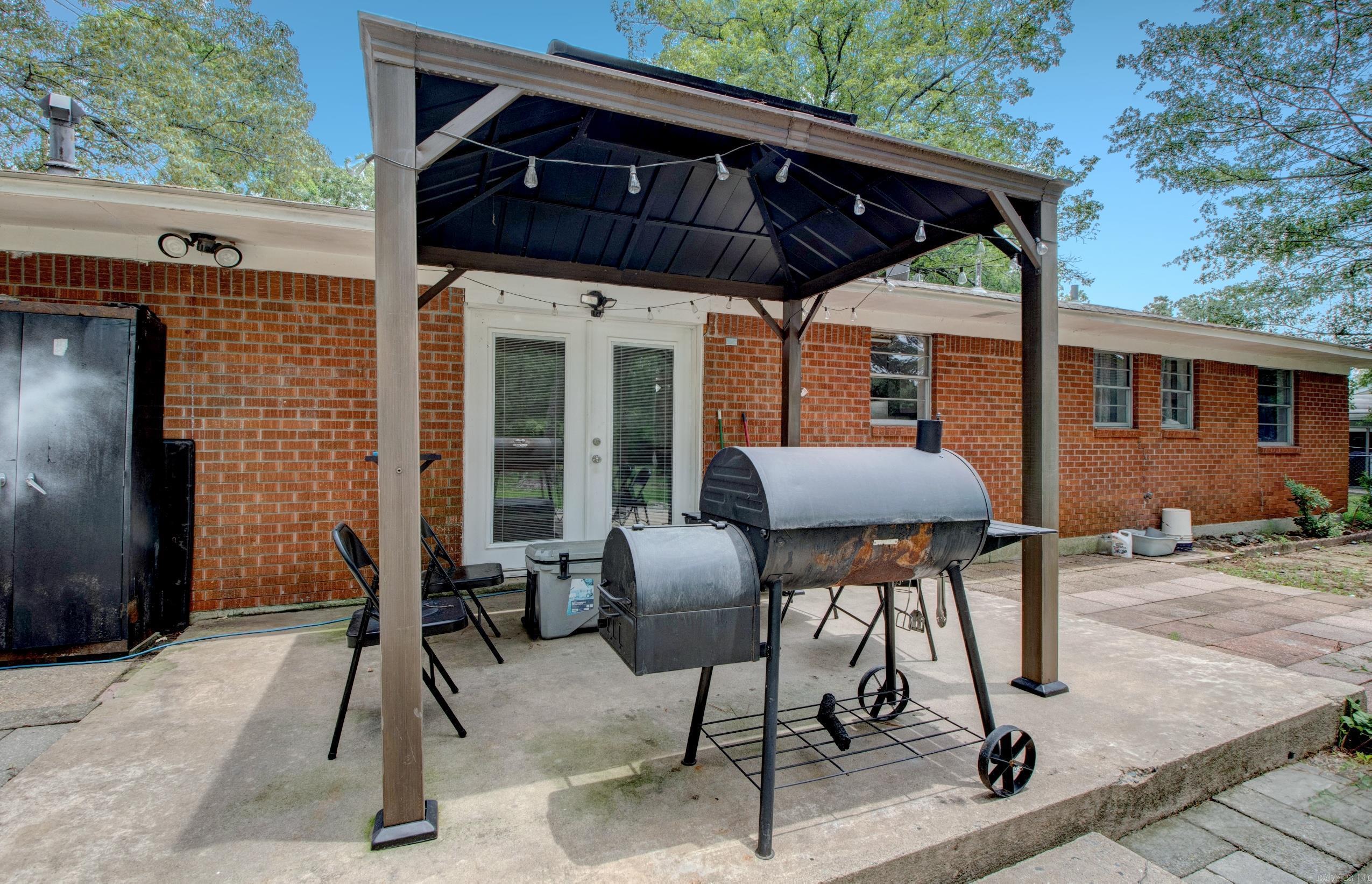 912 West  White Hall, AR