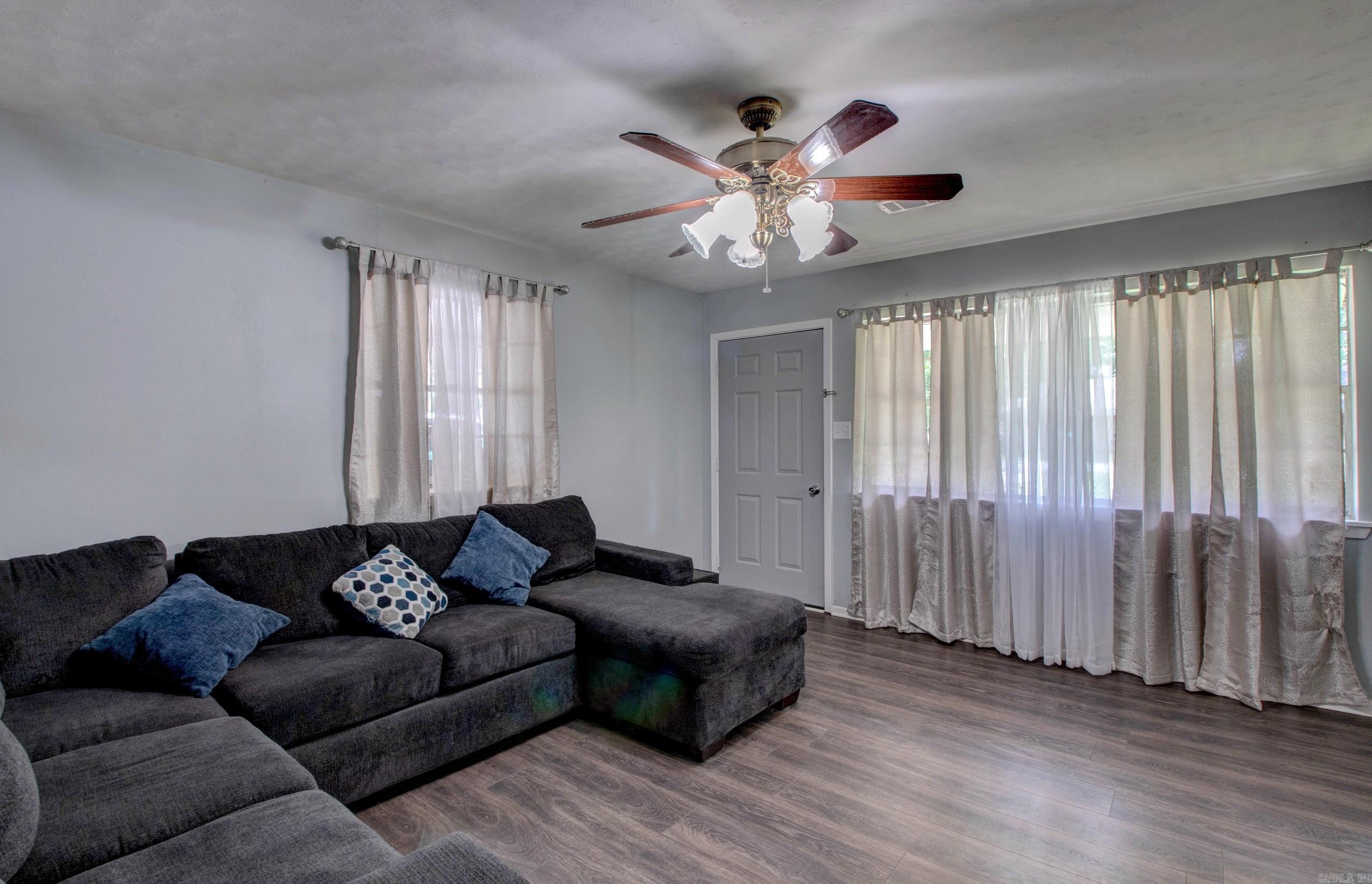 912 West  White Hall, AR