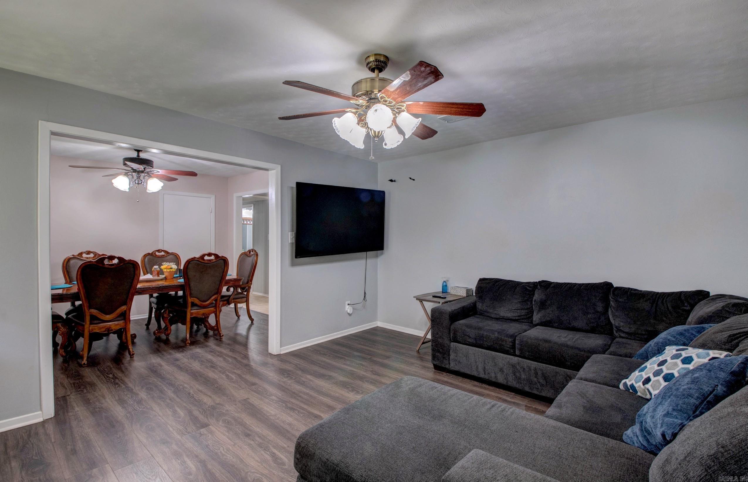912 West  White Hall, AR