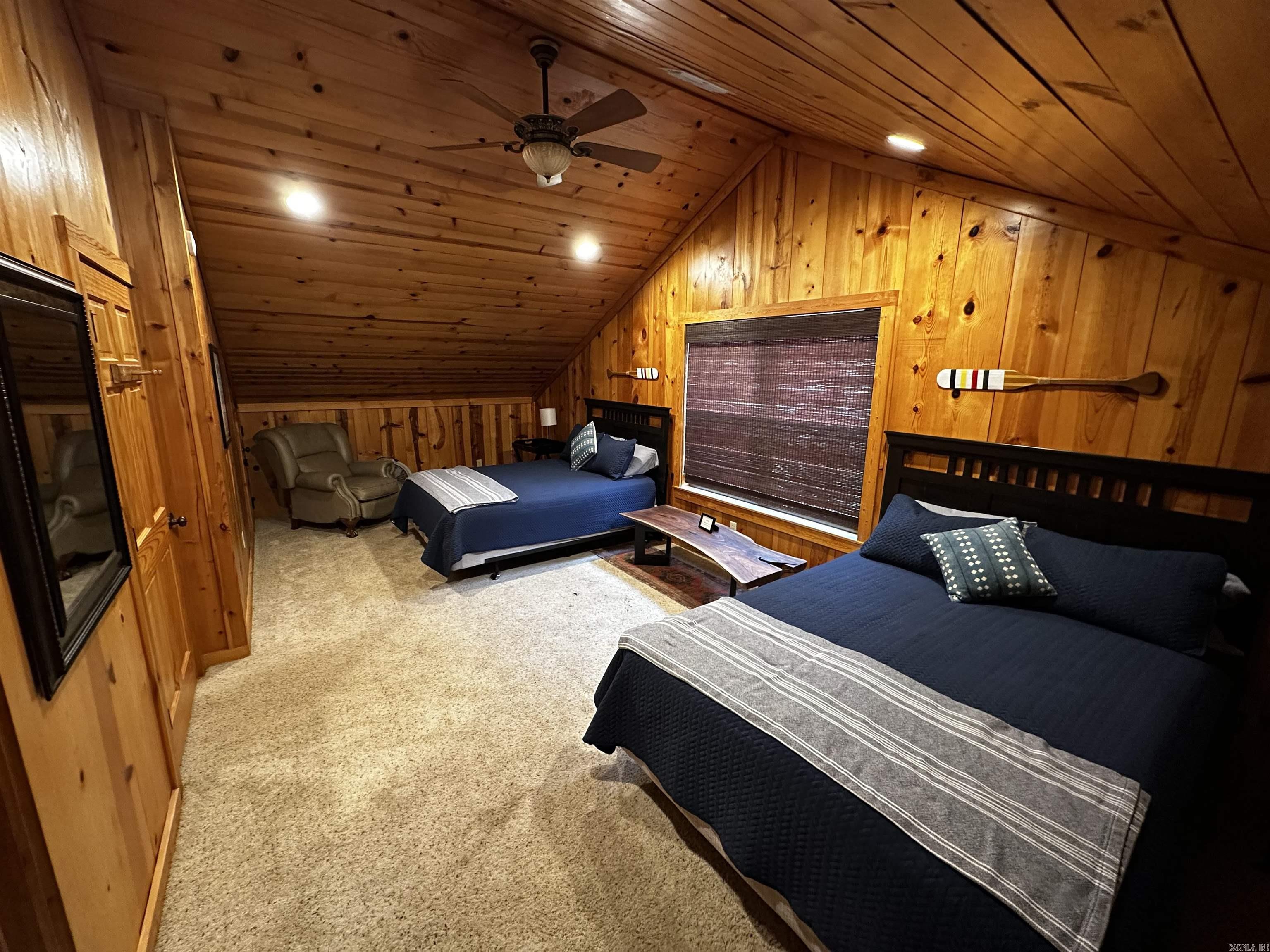 410 S Riverview  Mountain View, AR