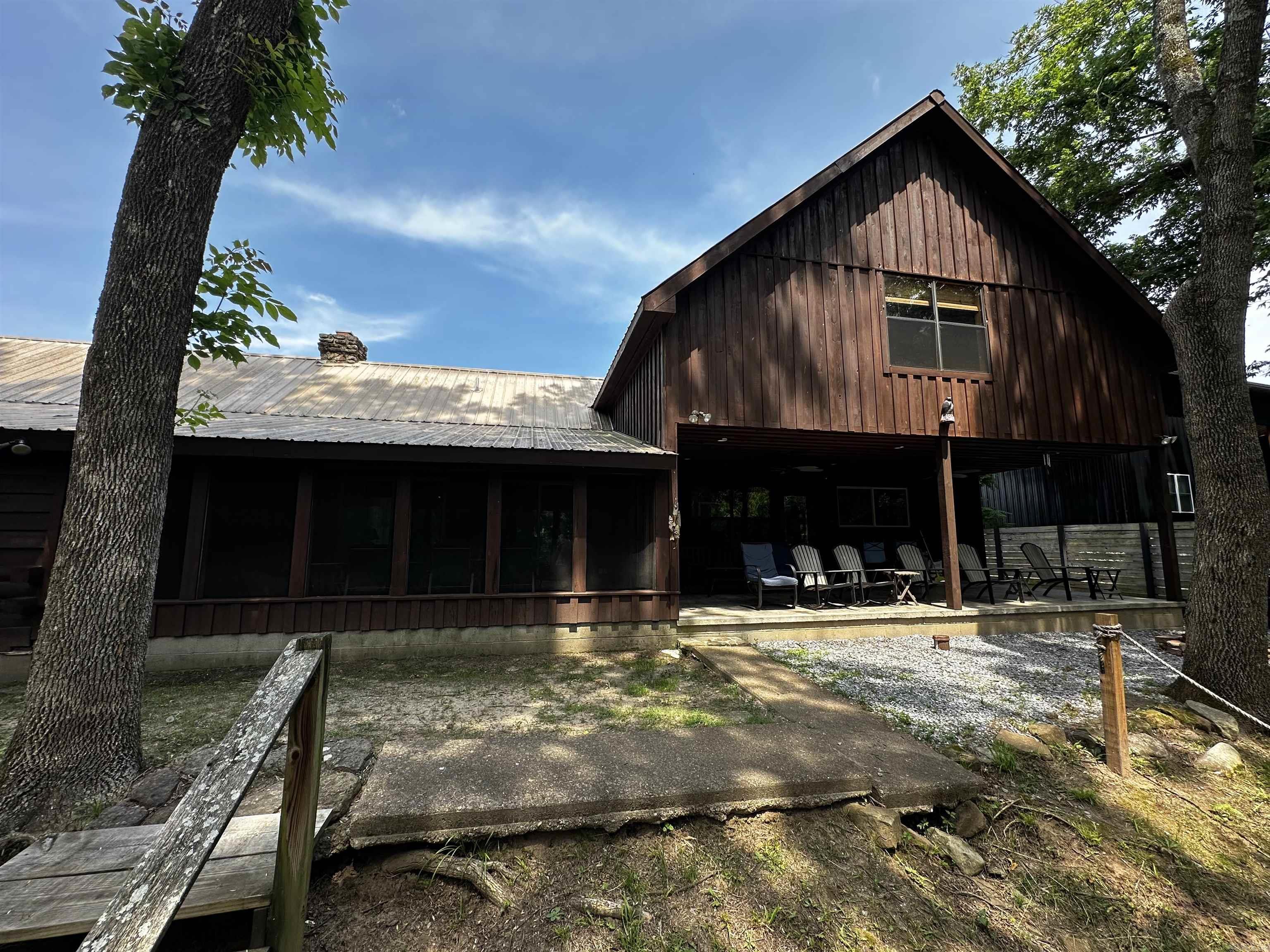 410 S Riverview  Mountain View, AR