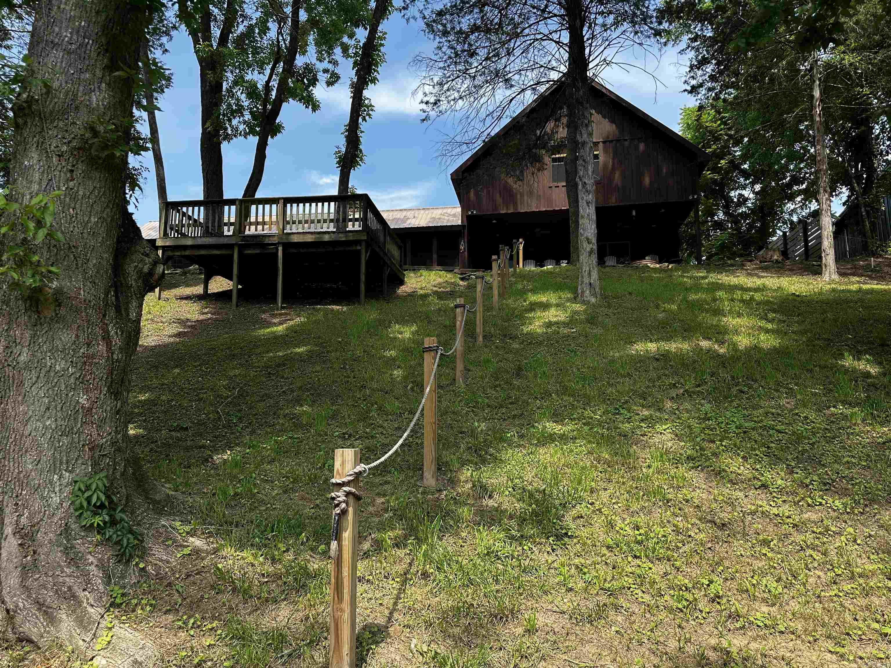 410 S Riverview  Mountain View, AR