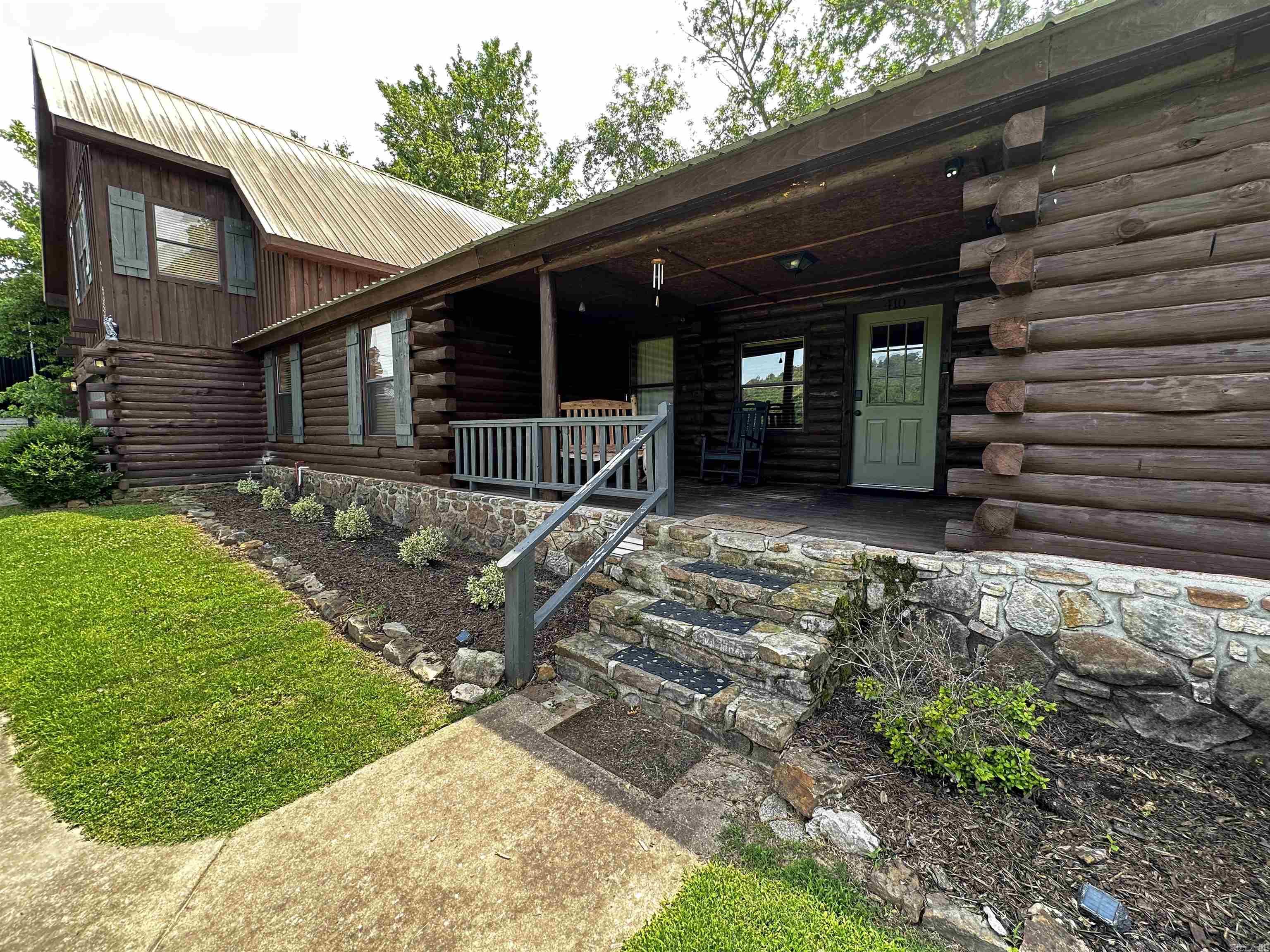 410 S Riverview  Mountain View, AR