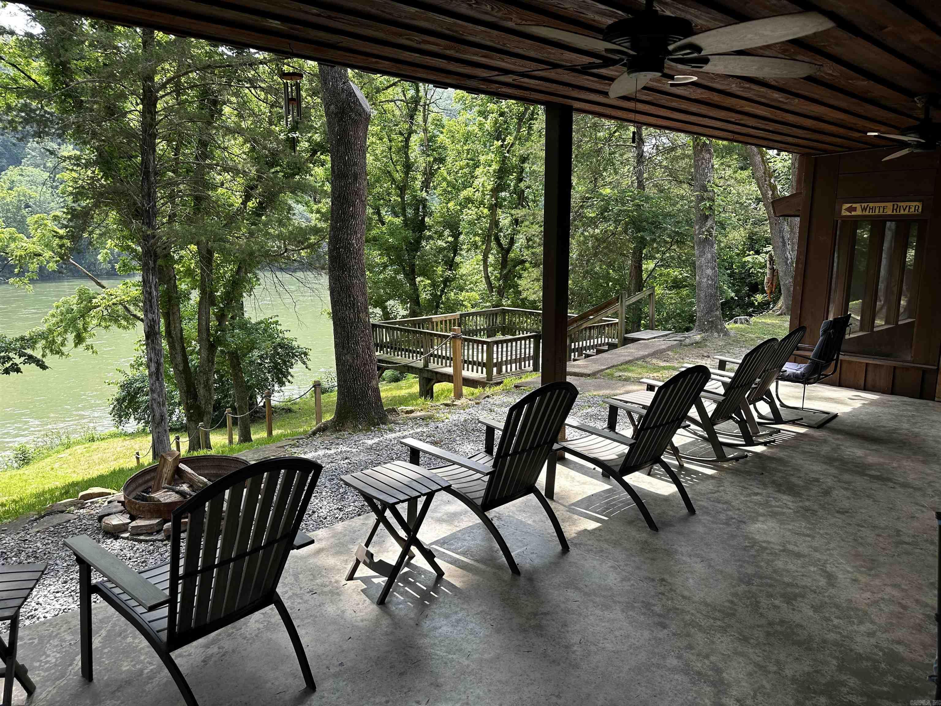 410 S Riverview  Mountain View, AR