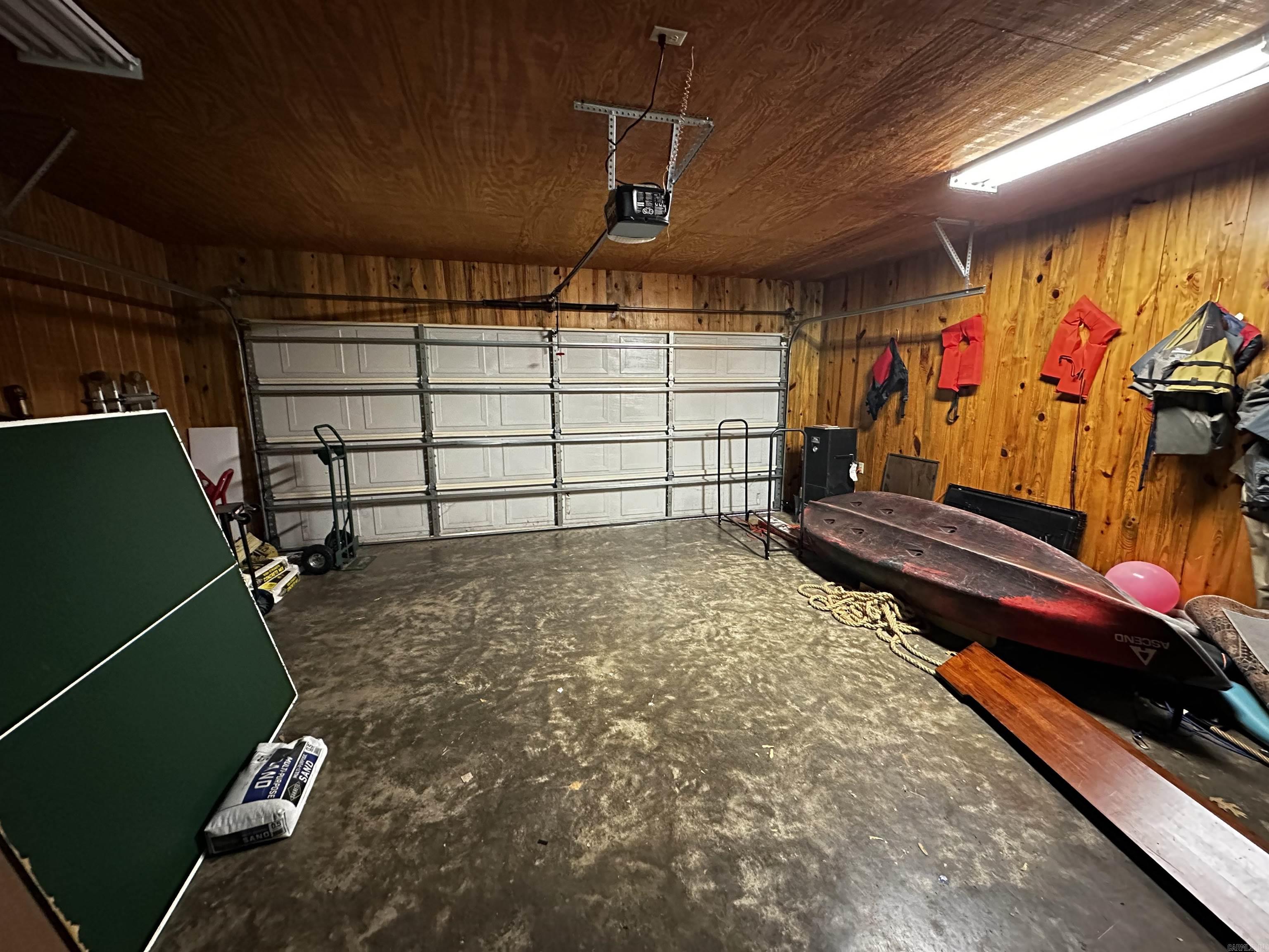 410 S Riverview  Mountain View, AR