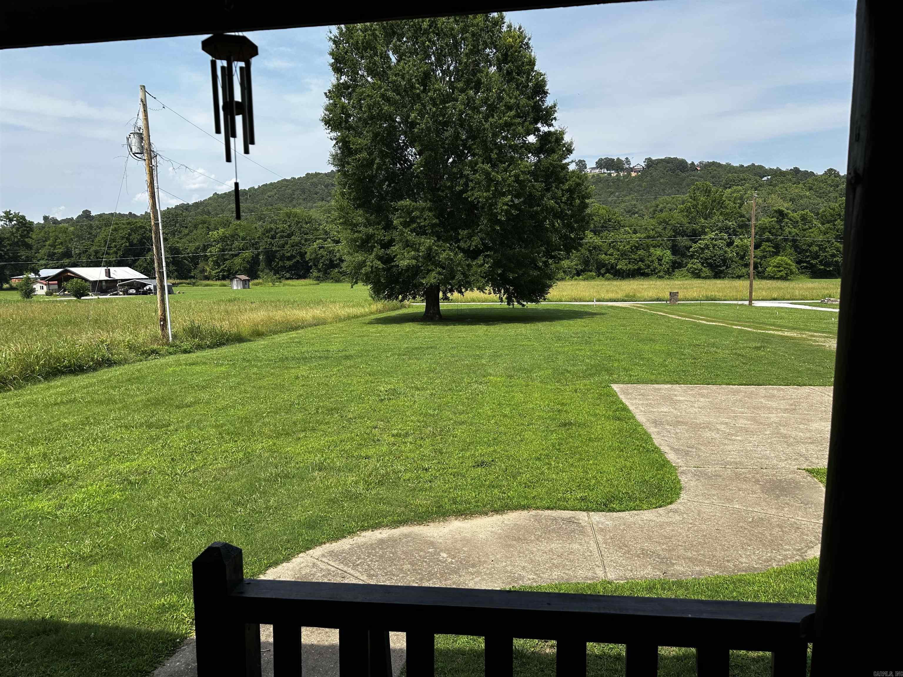 410 S Riverview  Mountain View, AR