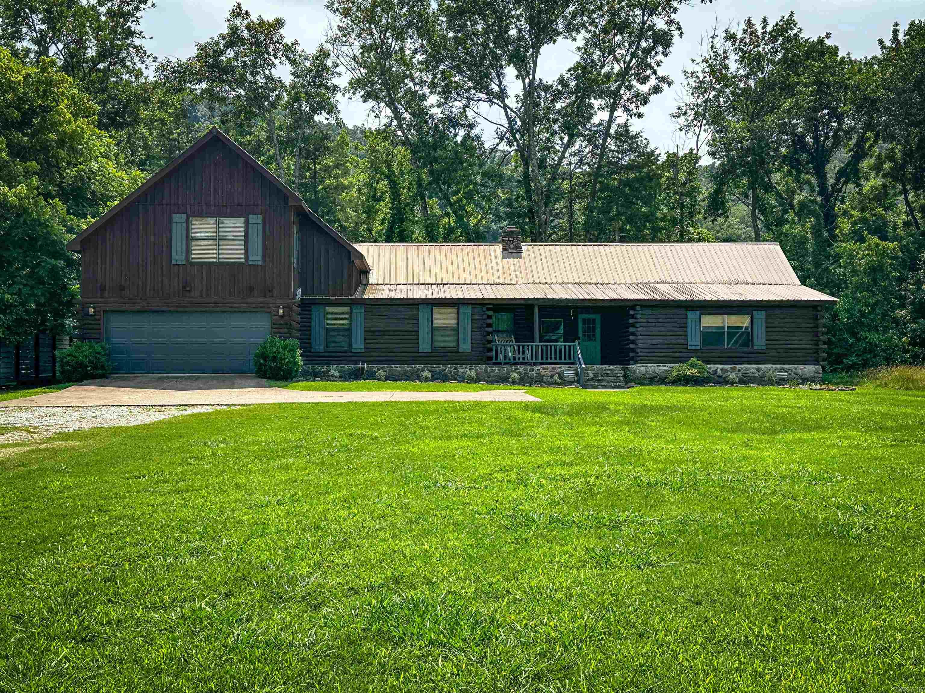 410 S Riverview  Mountain View, AR
