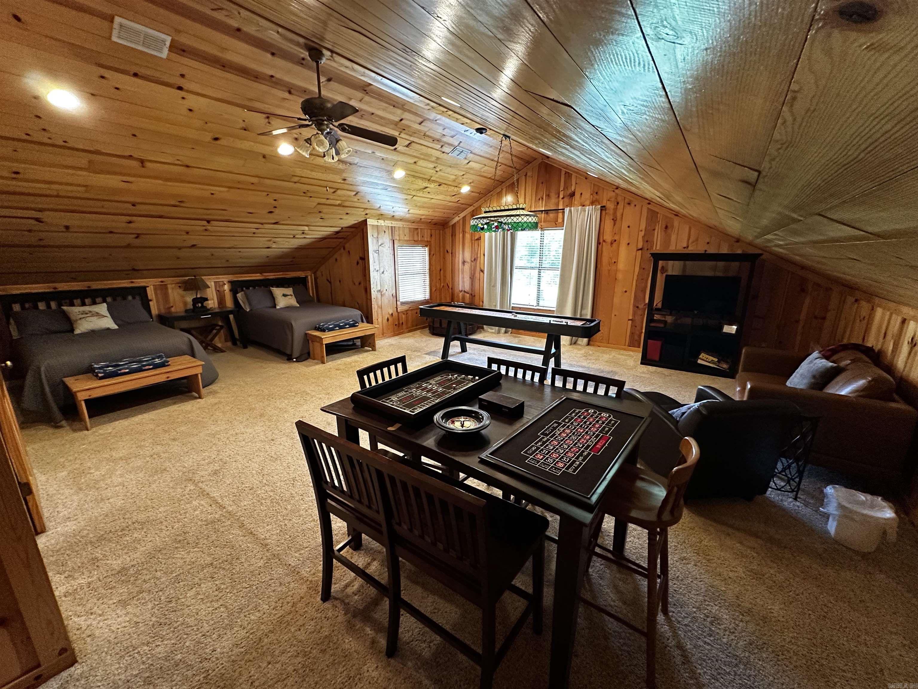410 S Riverview  Mountain View, AR