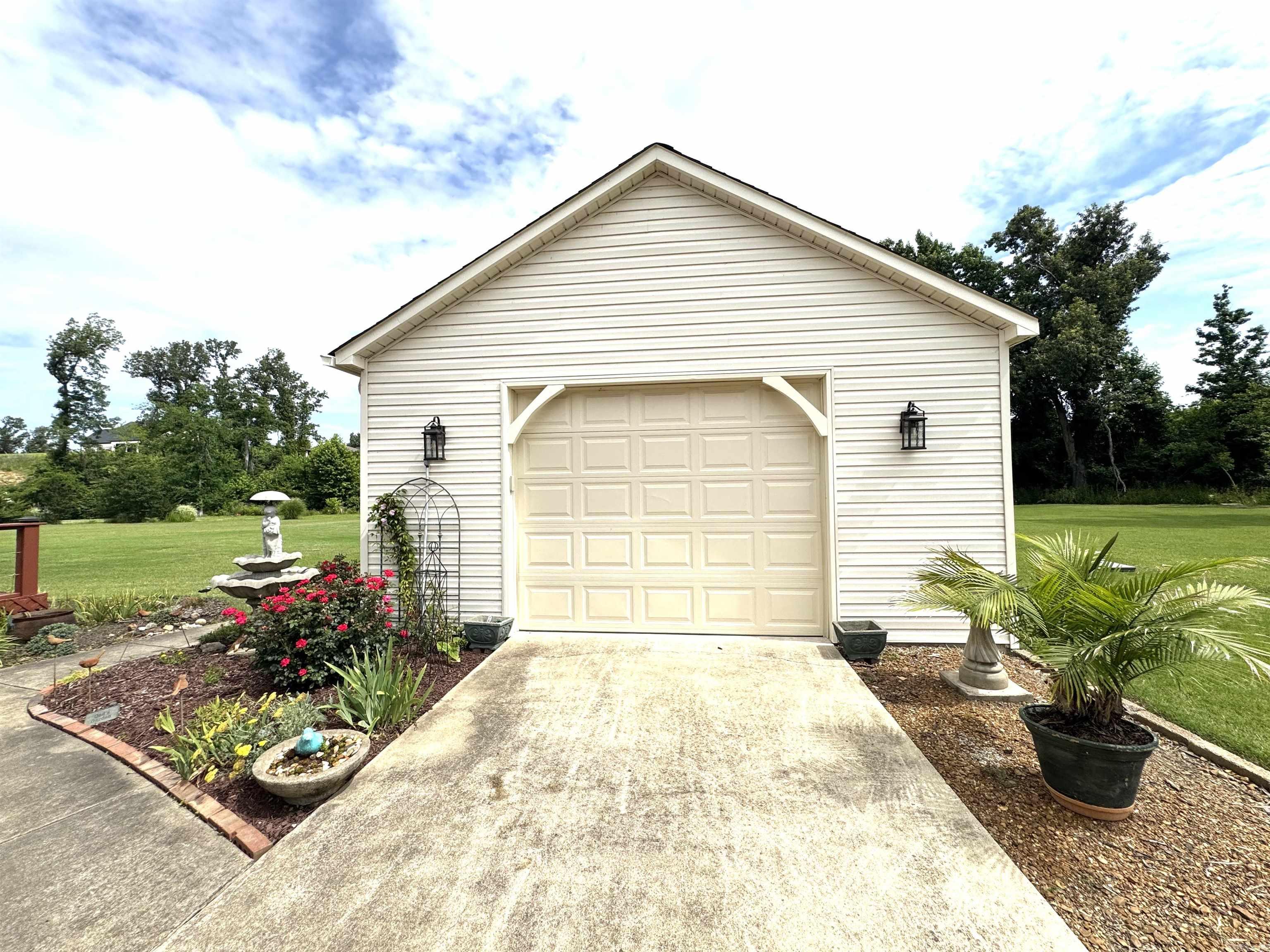 1426 Airpark Rd  Wynne, AR