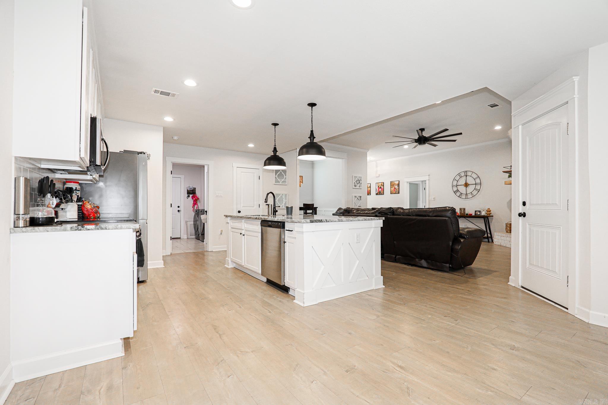 2072 Creekwood  Bauxite, AR