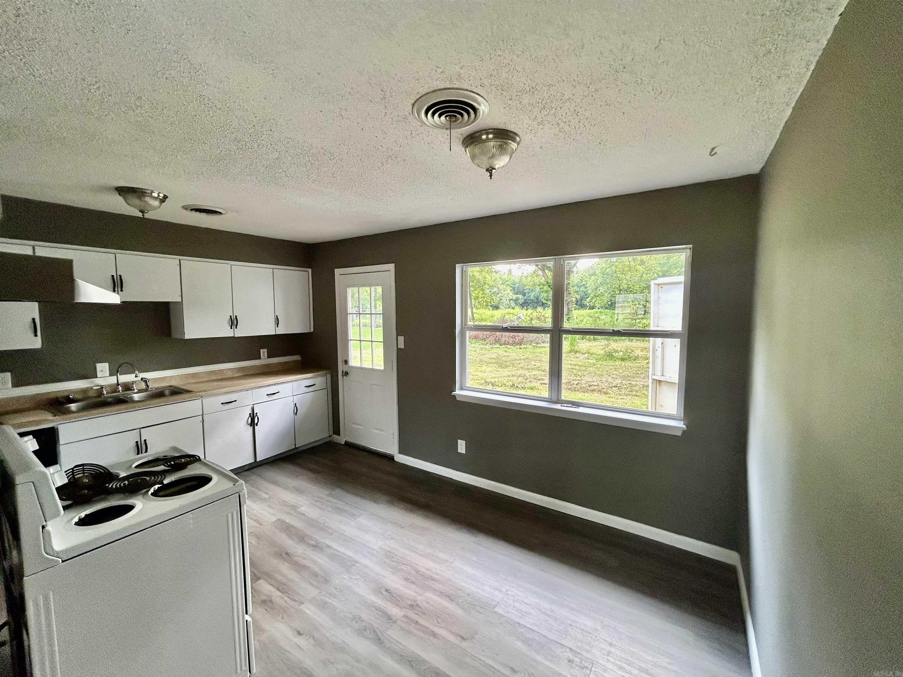 802 S Houston  Russellville, AR