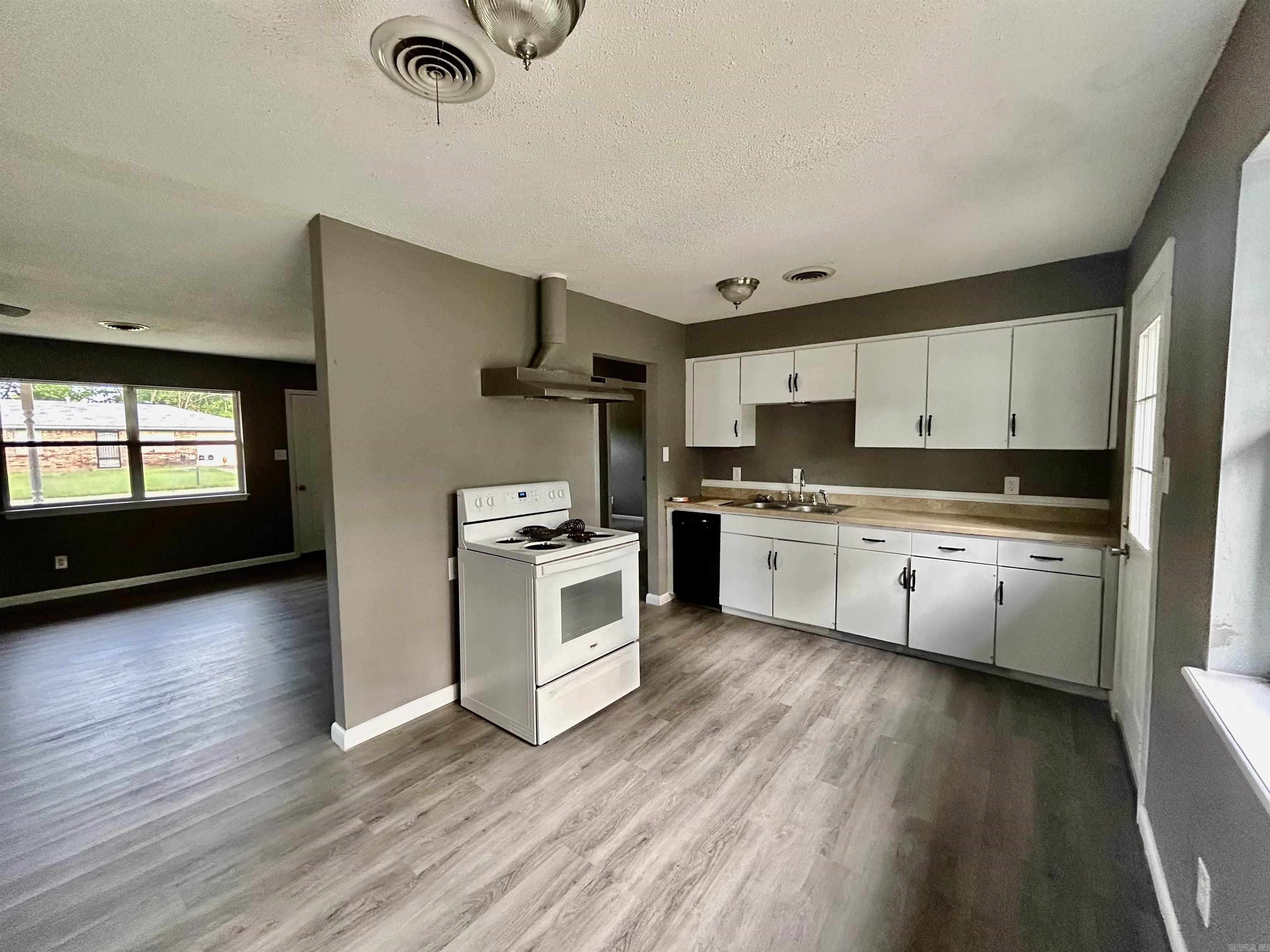 802 S Houston  Russellville, AR