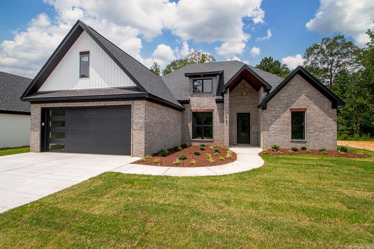6185 Creekwater  Bryant, AR
