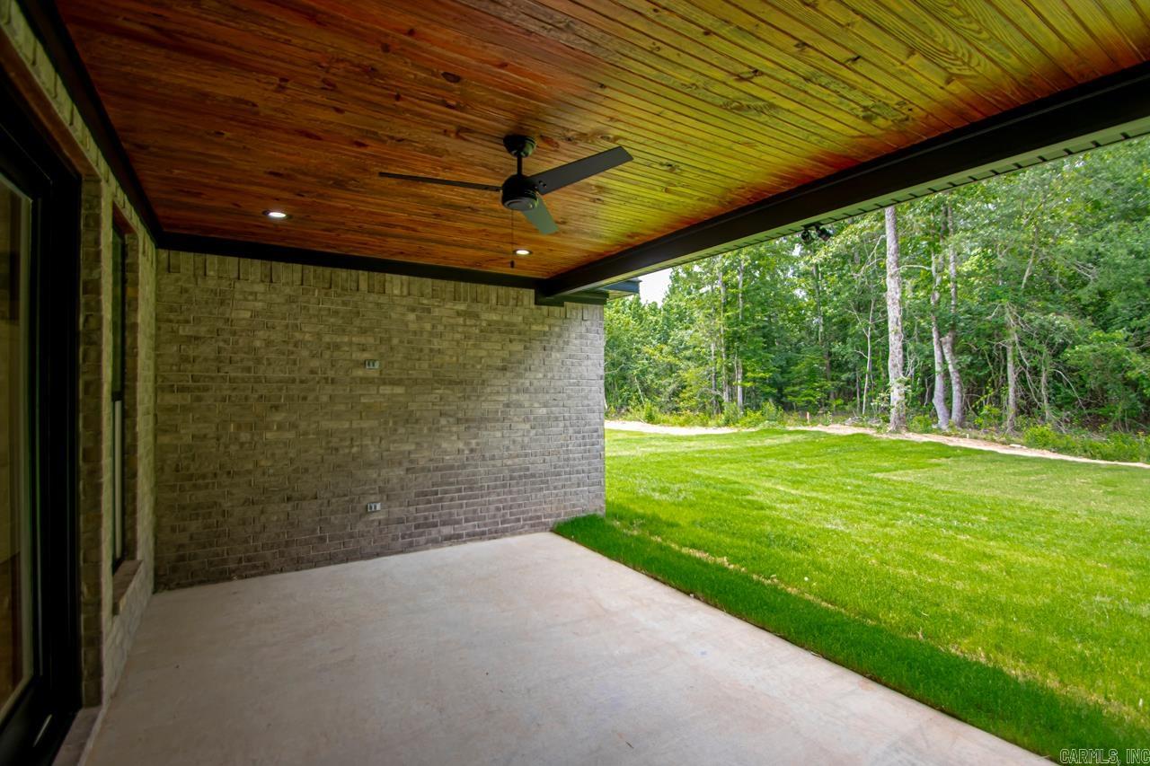 6185 Creekwater  Bryant, AR
