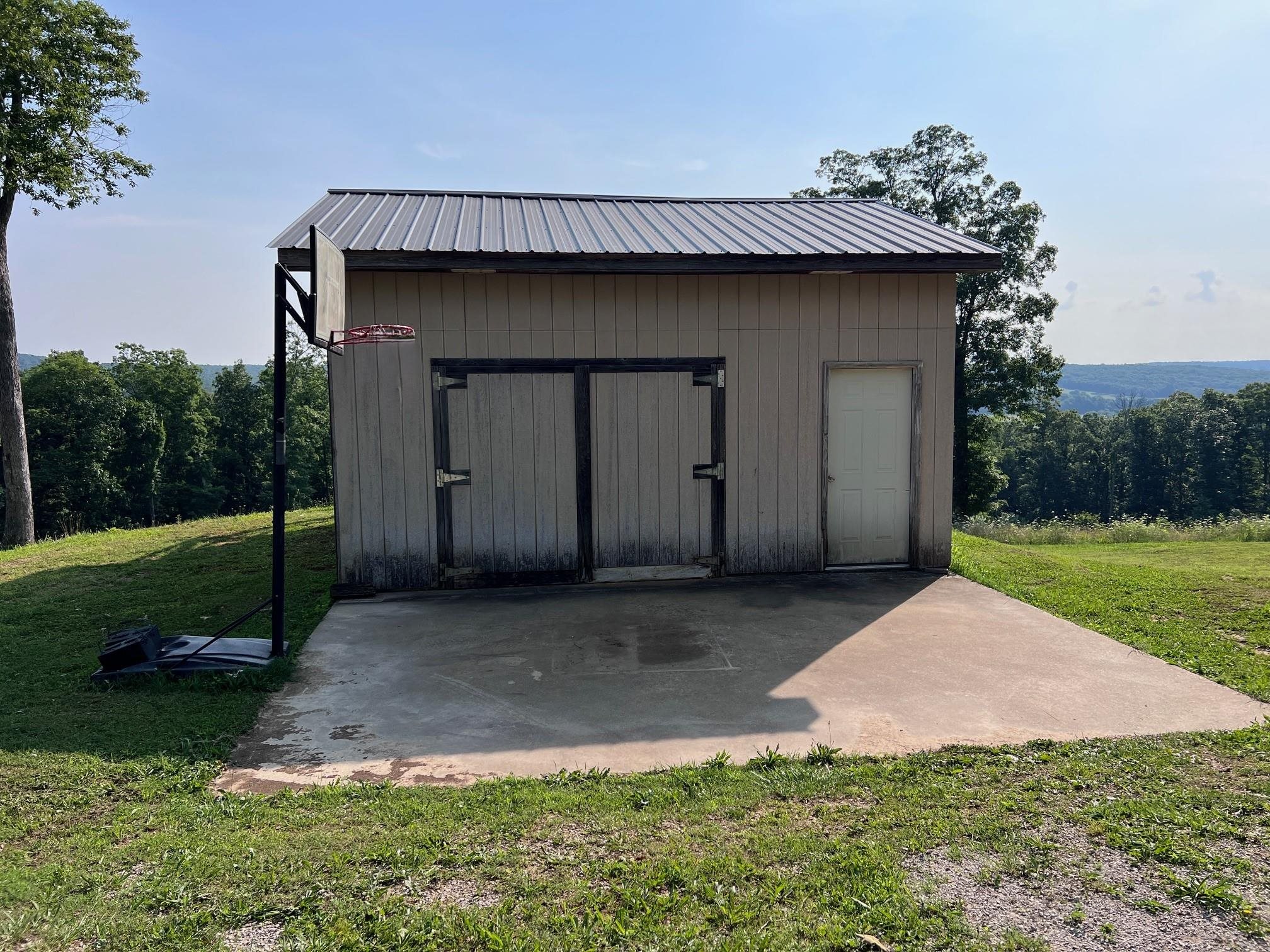 1852 Prince  Mountain View, AR