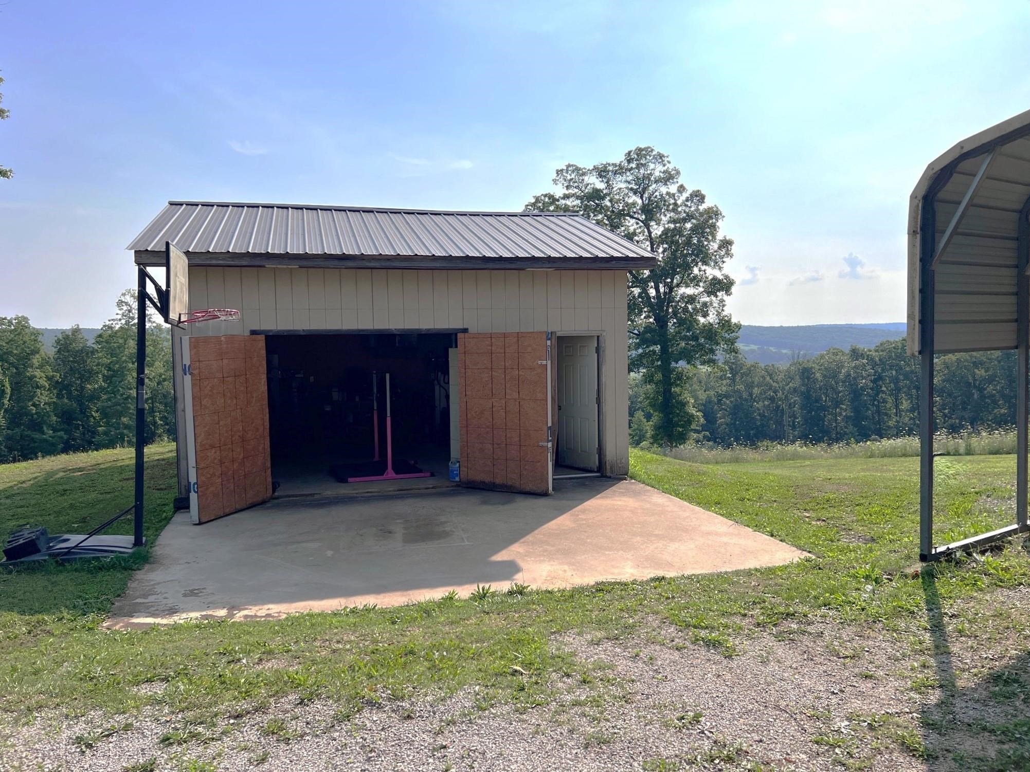 1852 Prince  Mountain View, AR