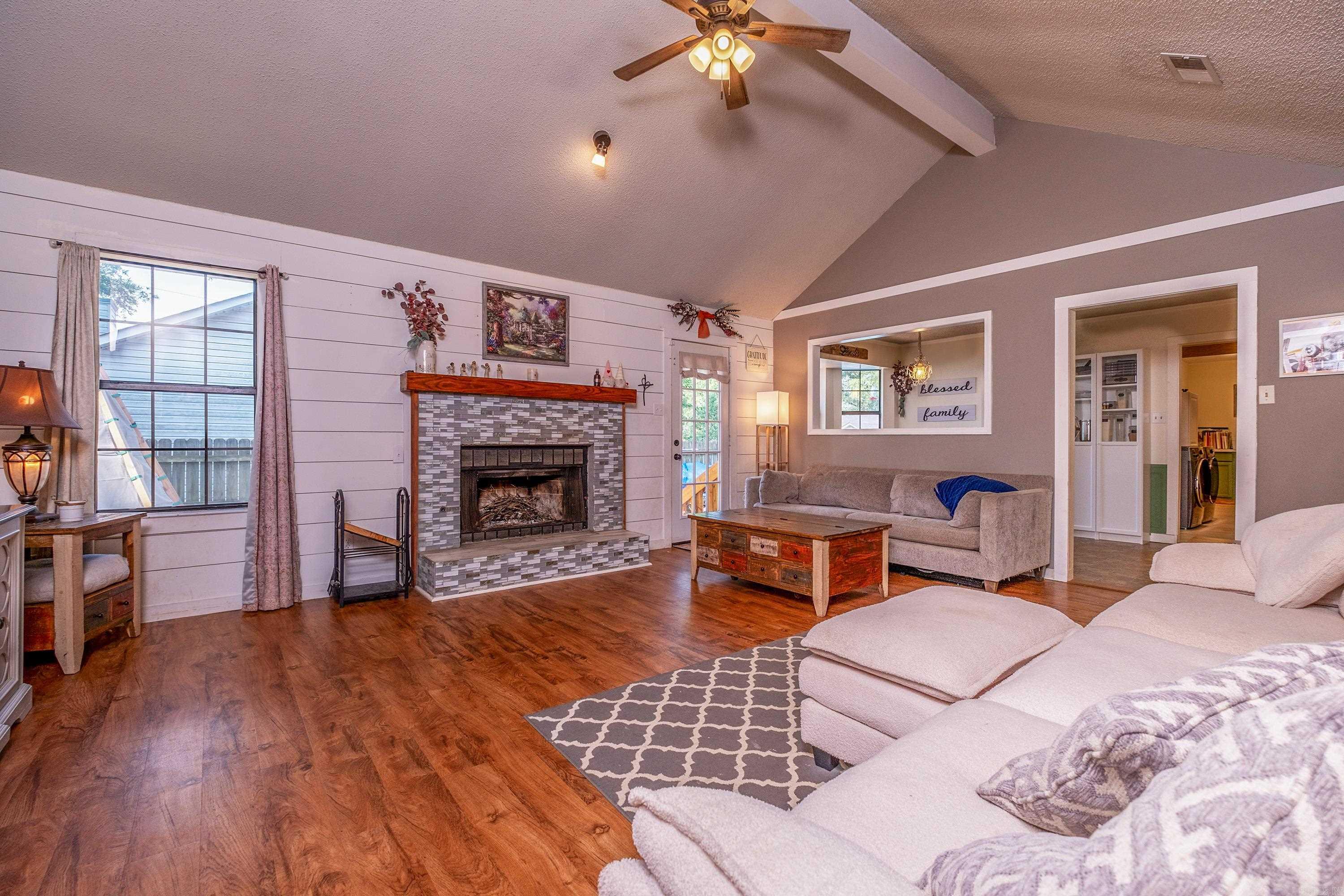 127 Spring Oak  Sherwood, AR