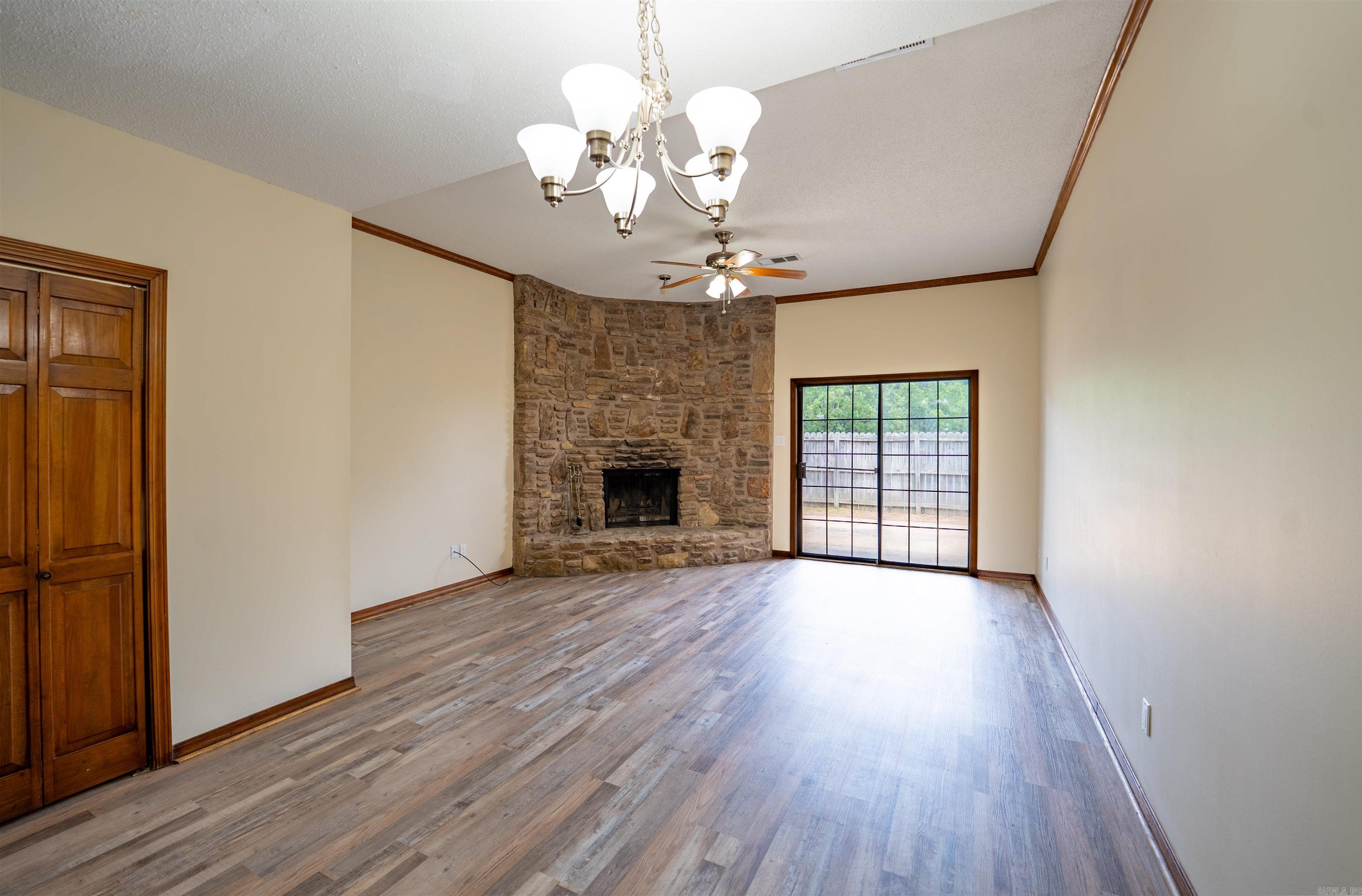 5 Edgehill  Maumelle, AR