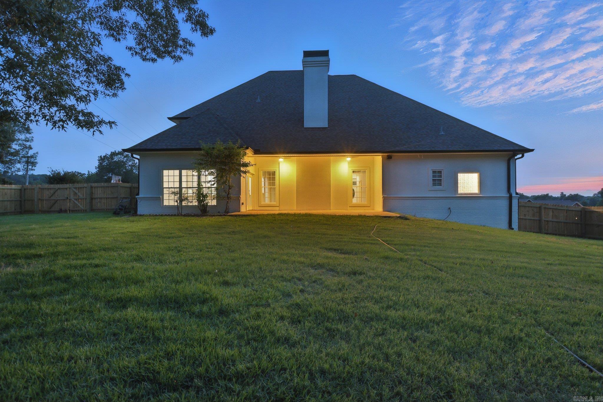 1518 Brookshire Dr  Benton, AR
