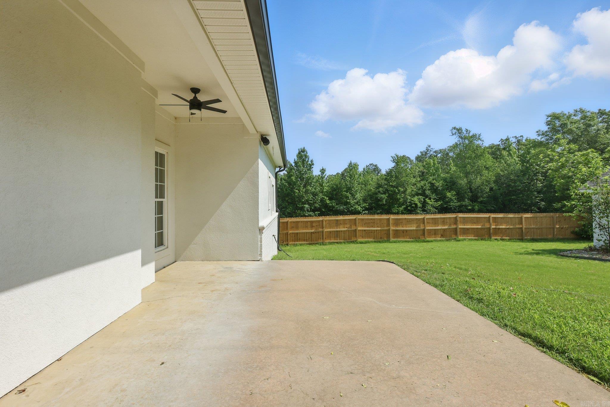 1518 Brookshire Dr  Benton, AR