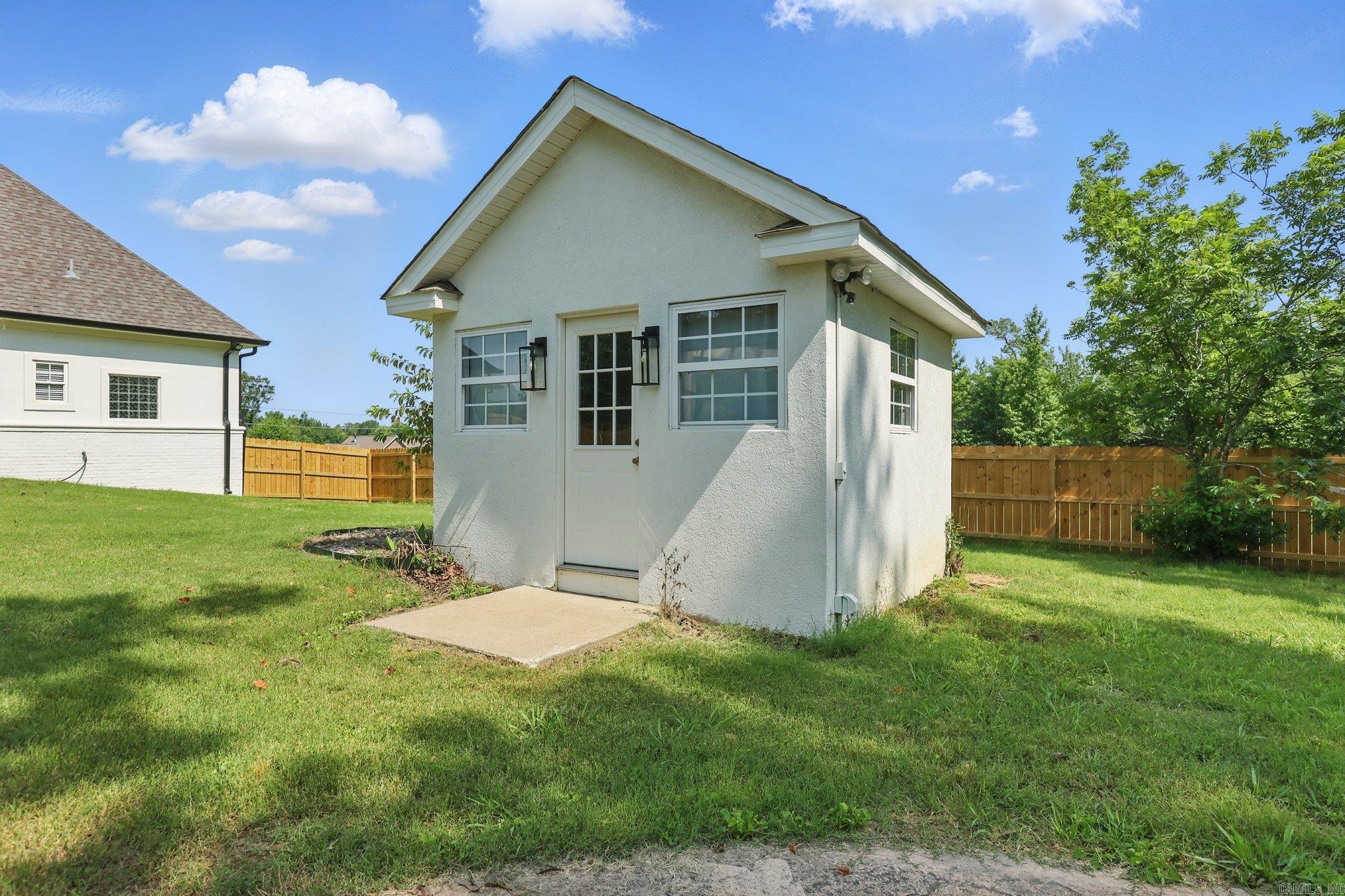 1518 Brookshire Dr  Benton, AR