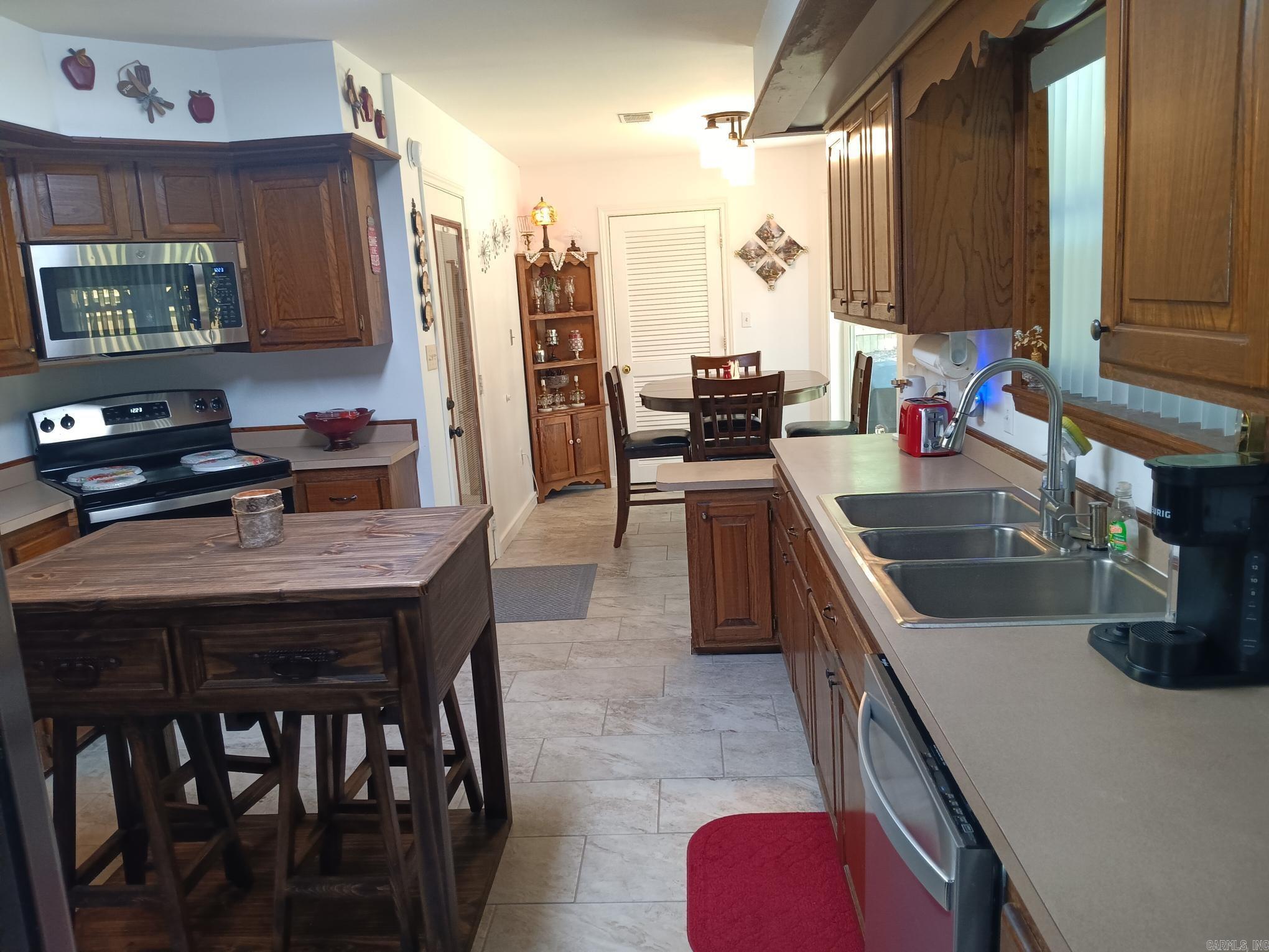 1402 Holmes  Searcy, AR