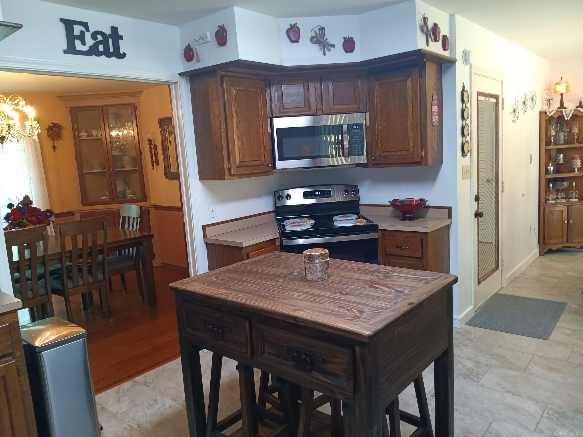 1402 Holmes  Searcy, AR