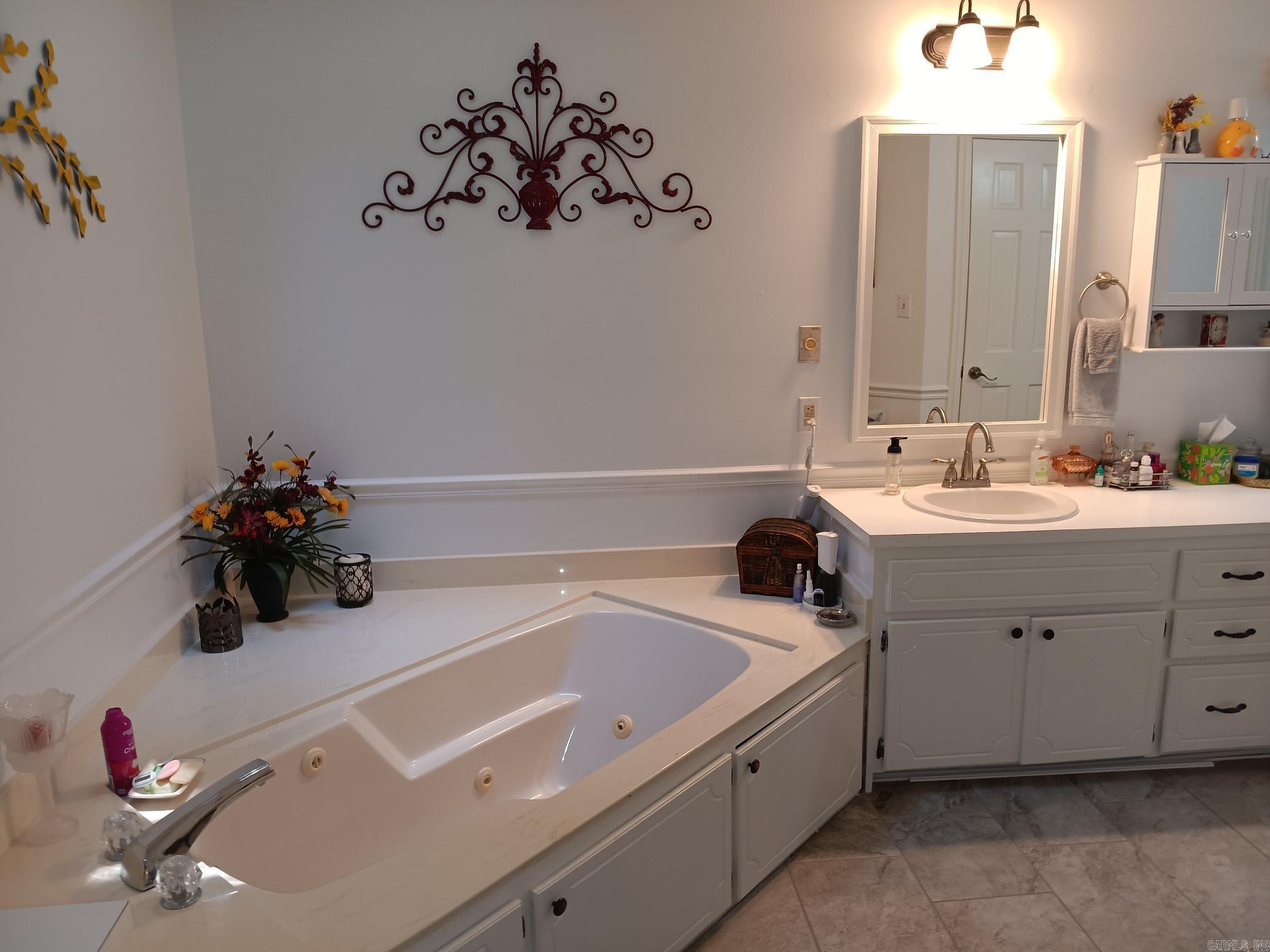 1402 Holmes  Searcy, AR