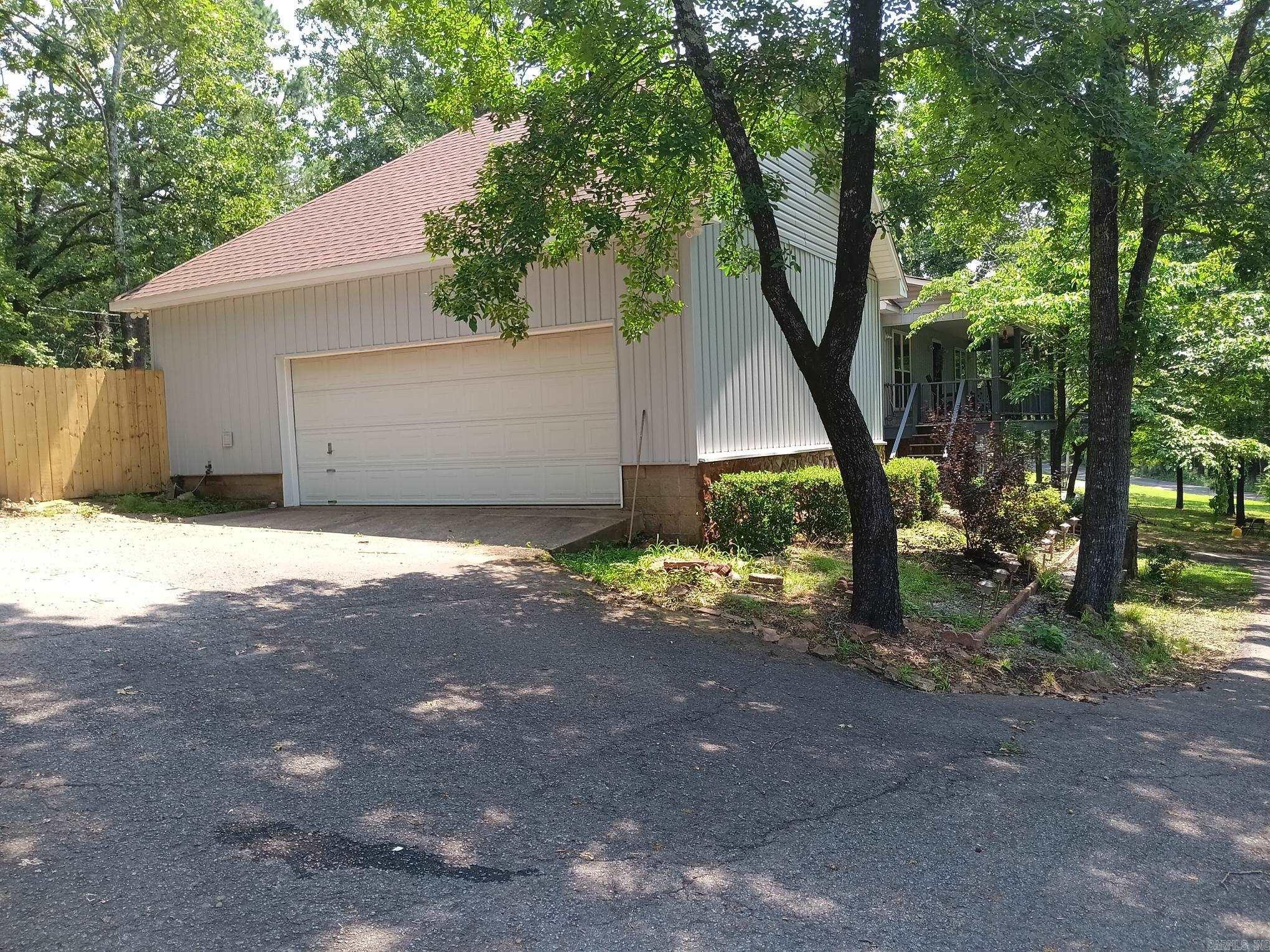 1402 Holmes  Searcy, AR